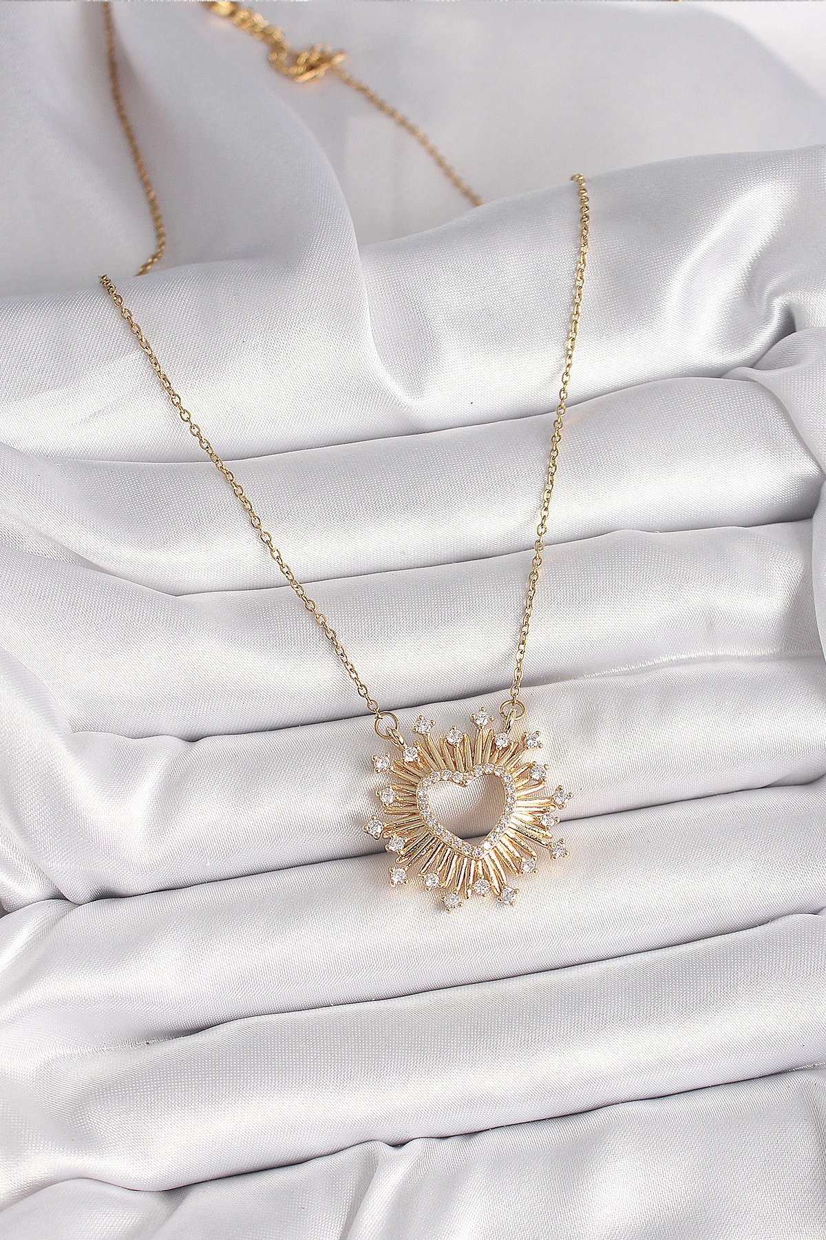 316L Çelik Gold Renk Zirkon Taşlı Kalp Model Kadın Kolye-1