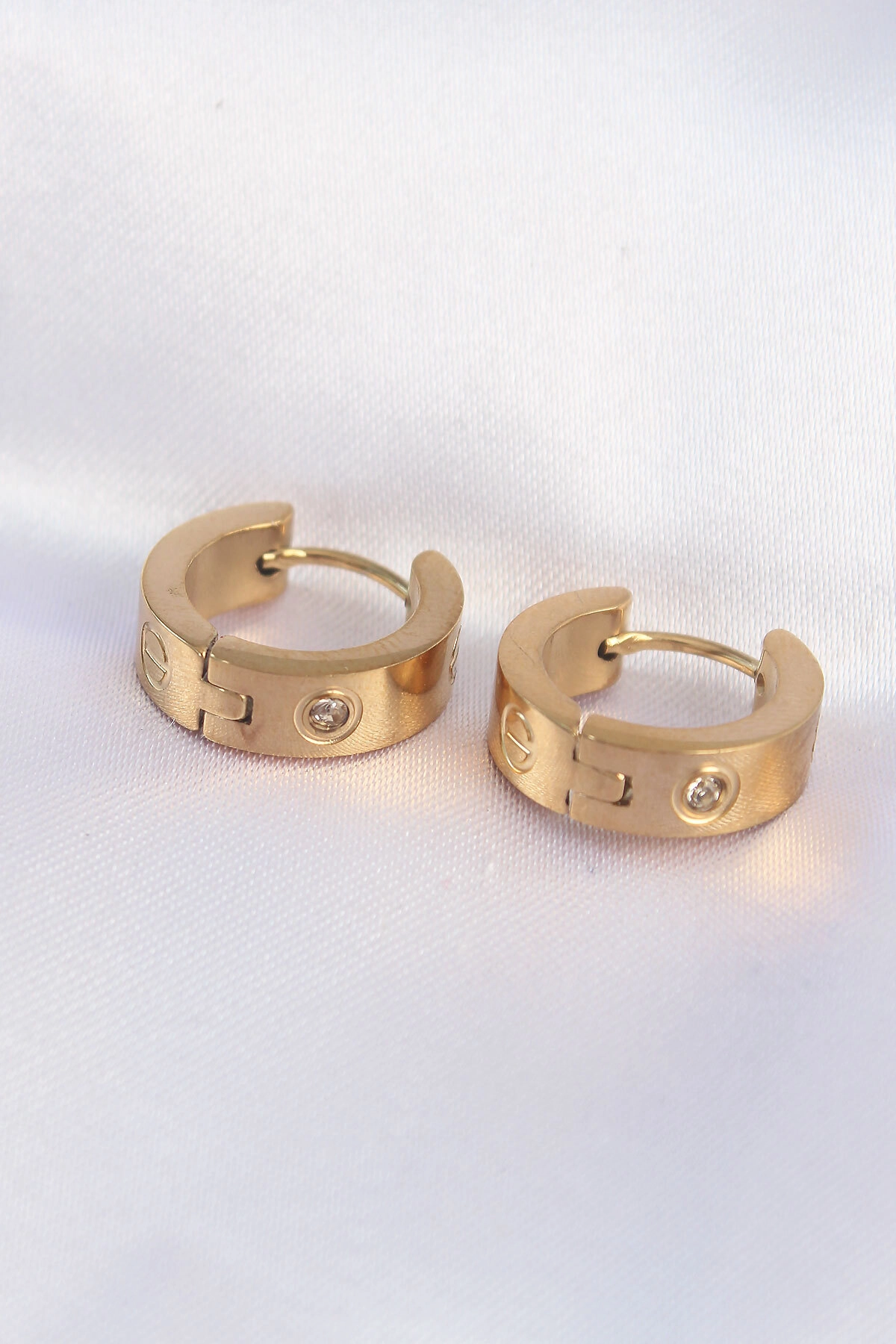 316L Çelik Gold Renk Zirkon Taşlı Minimal Model Halka Küpe-0
