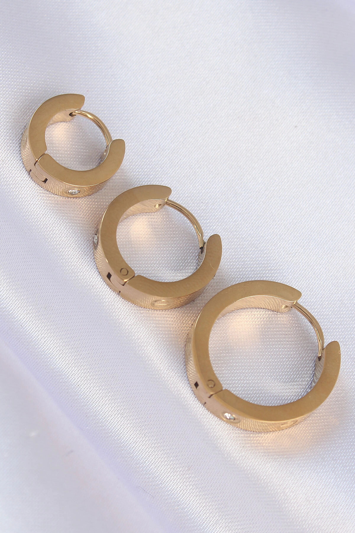 316L Çelik Gold Renk Zirkon Taşlı Model 3lü Halka Küpe-1