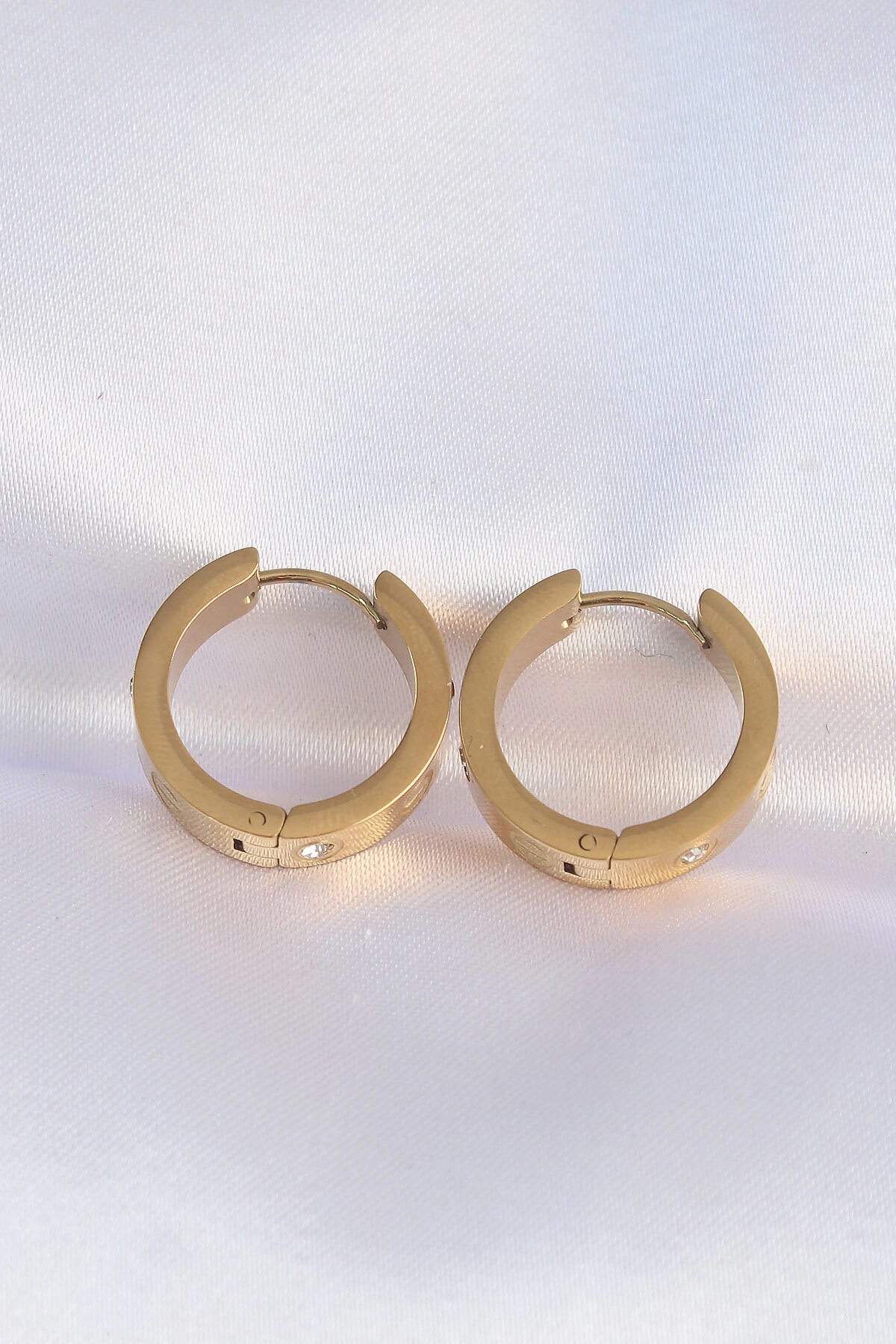 316L Çelik Gold Renk Zirkon Taşlı Model Halka Küpe-1