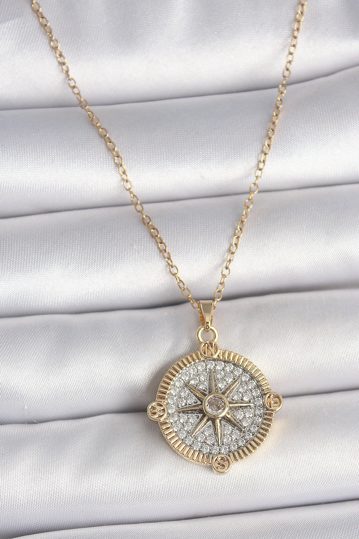 316L Çelik Gold Renk Zirkon Taşlı Pusula Model Kadın Kolye-0