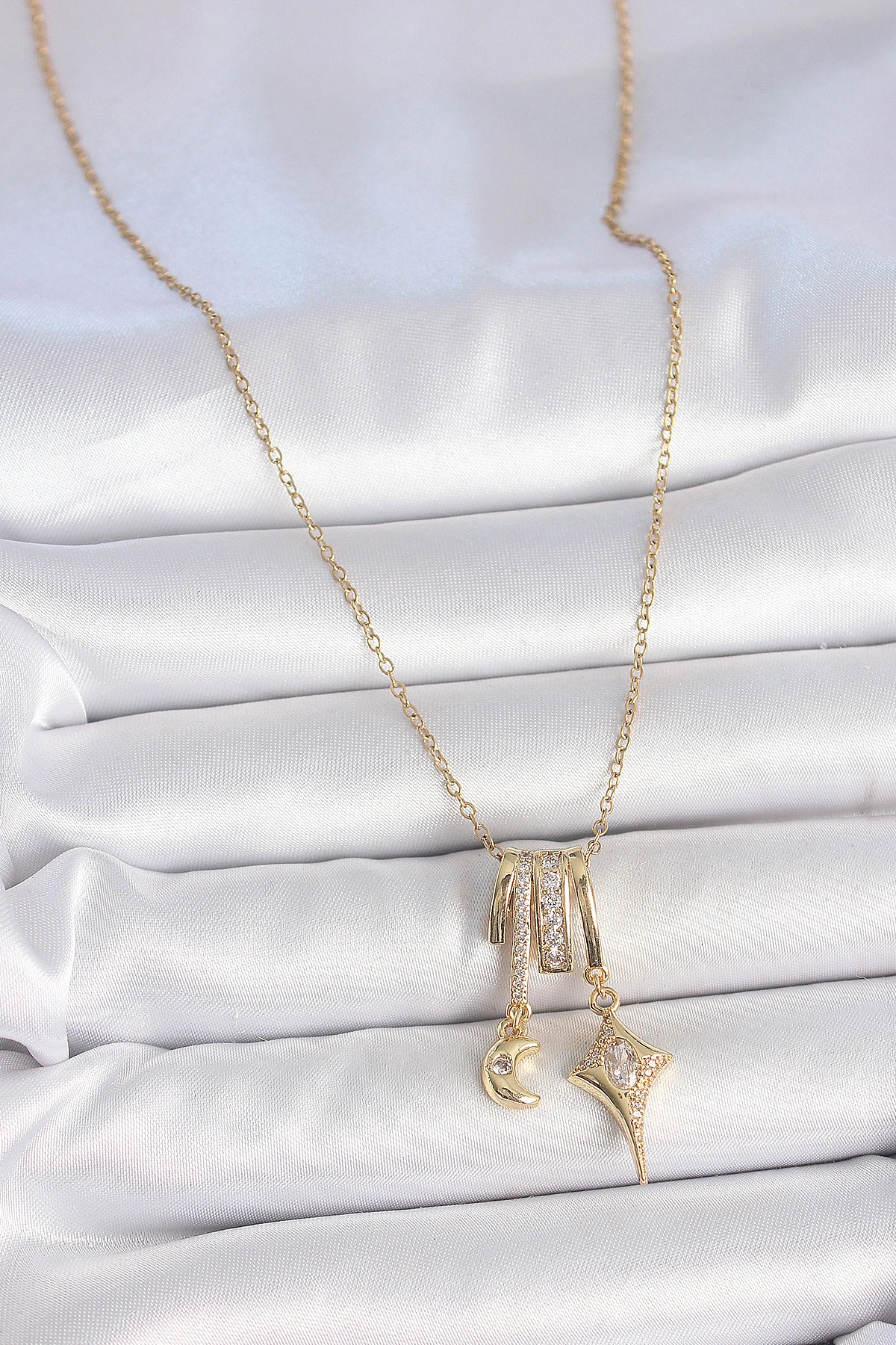 316L Çelik Gold Renk Zirkon Taşlı Sallantı Ay Yıldız Figür Charm Kadın Kolye-1