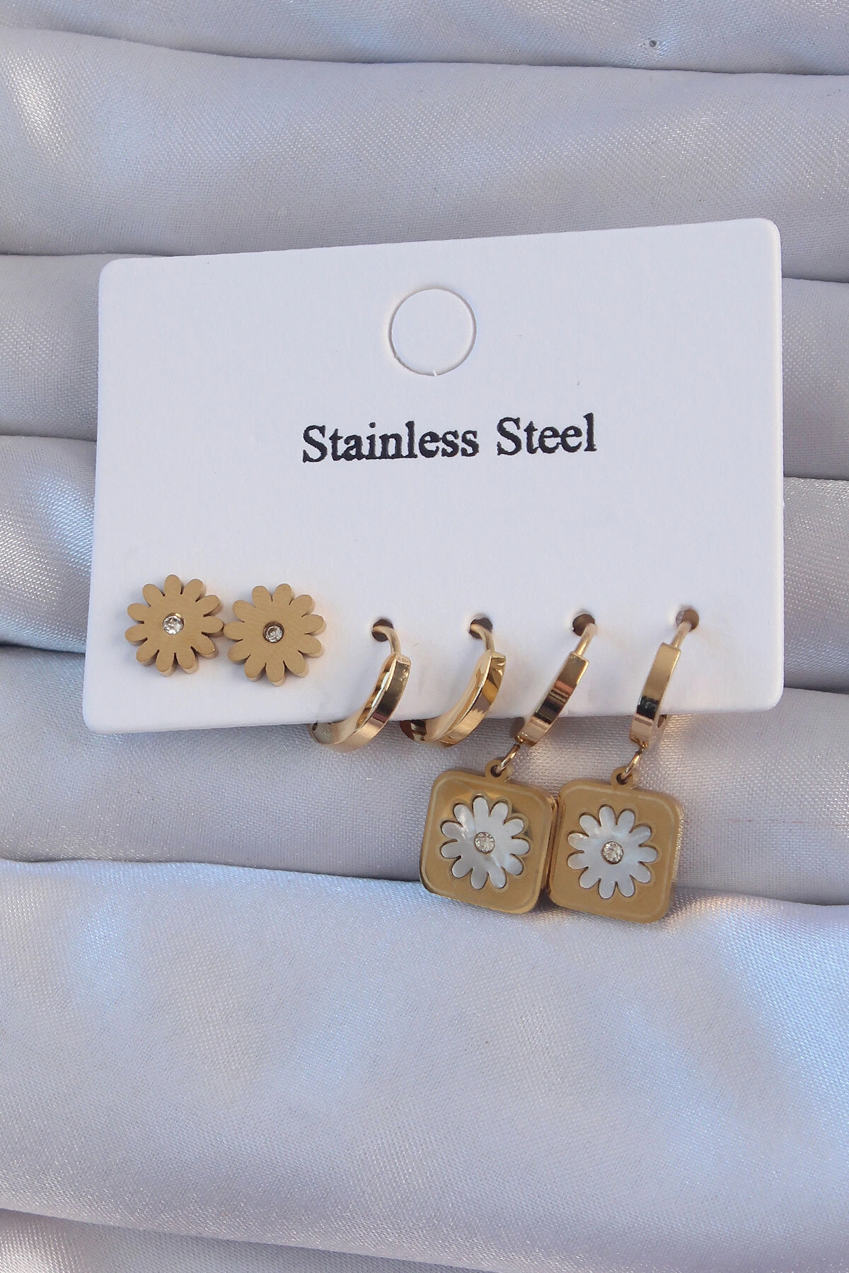 316L Çelik Gold Renk Zirkon Taşlı Sedefli Papatya Model Halka Küpe Seti-0