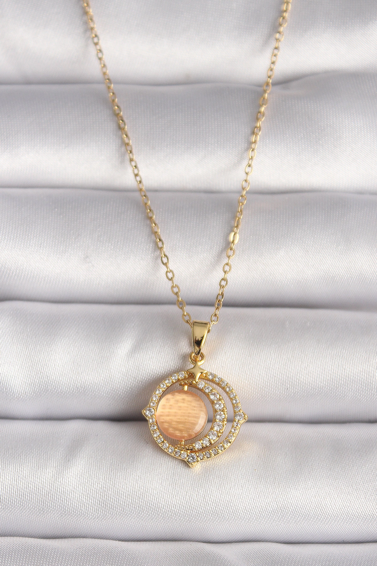 316L Çelik Gold Renk Zirkon Taşlı Turuncu Sedefli Hilal Model Kadın Kolye-0