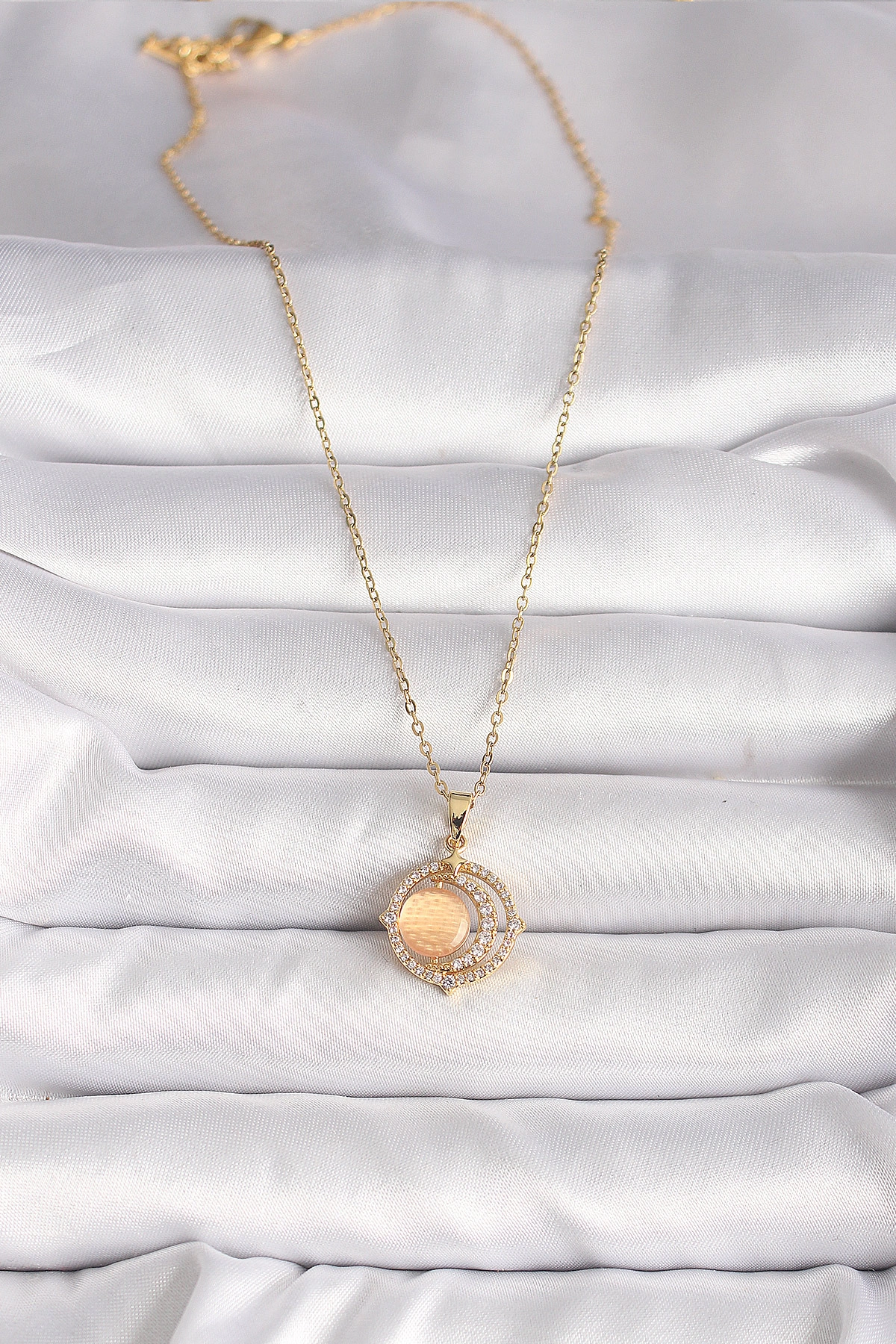 316L Çelik Gold Renk Zirkon Taşlı Turuncu Sedefli Hilal Model Kadın Kolye-1