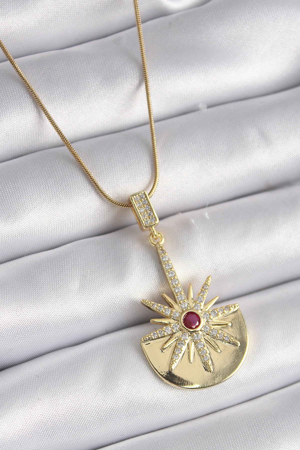 316L Çelik Gold Renk Zirkon Taşlı Yıldız Model Kadın Kolye-0