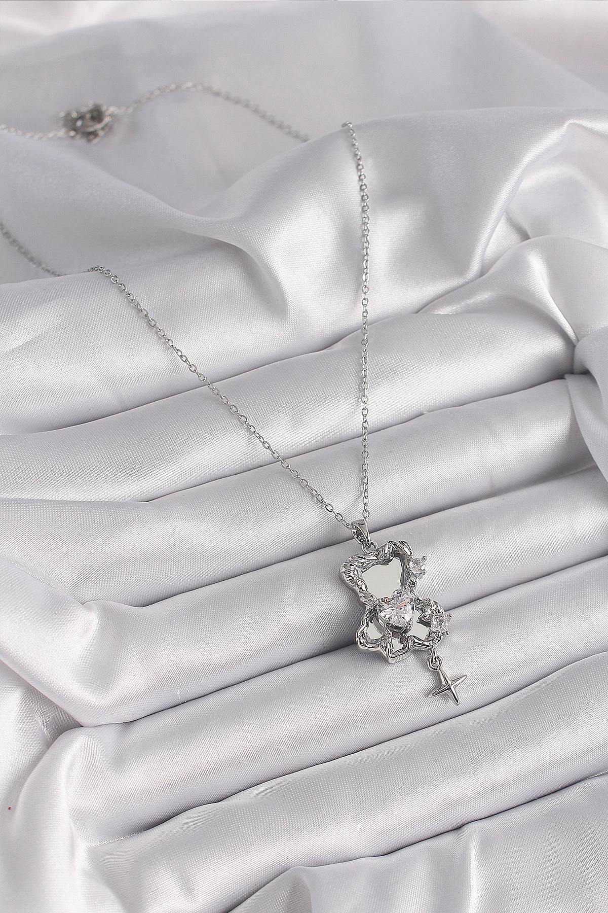 316L Çelik Gümüş Renk Ayna Ayıcık Model Zirkon Taşlı Kalp Detay Kadın Kolye-1