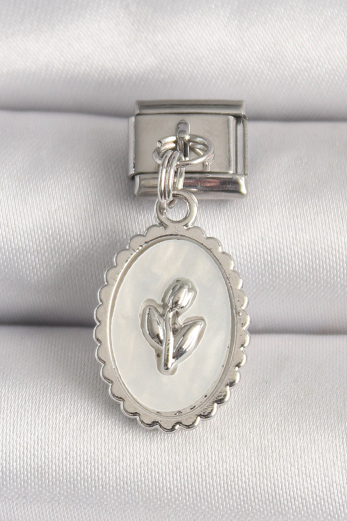 316L Çelik Gümüş Renk Beyaz Mineli Çiçek İşlemeli Nomination Charm-0