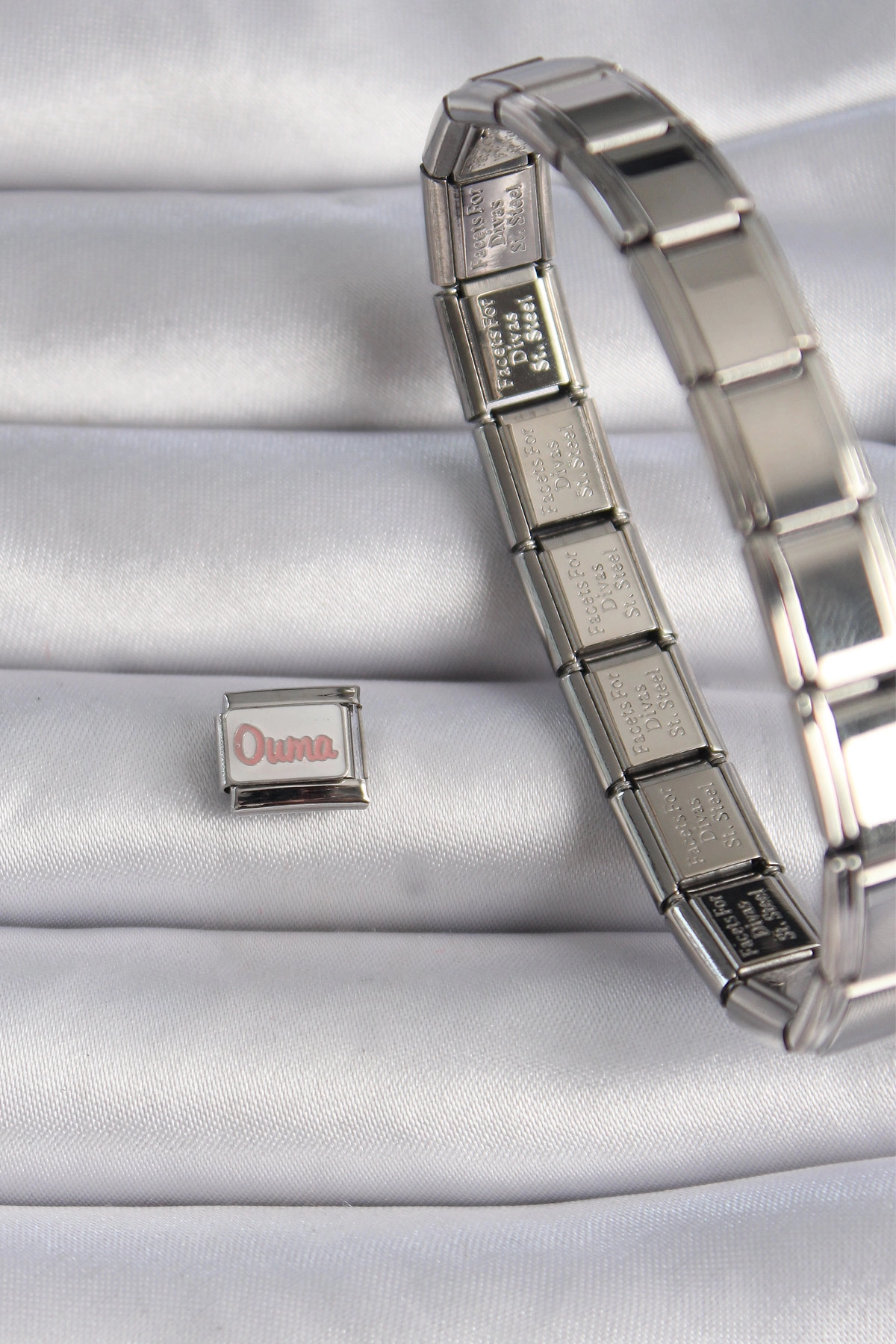 316L Çelik Gümüş Renk Beyaz Pembe Ouma İşlemeli Nomination Charm-1