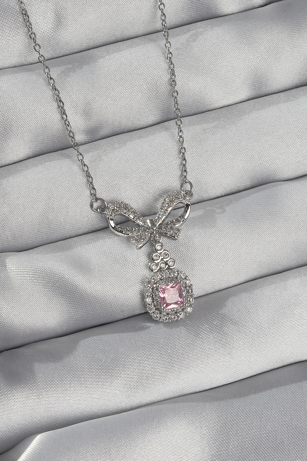 316L Çelik Gümüş Renk Fiyonk Detay Pembe Zirkon Taşlı Tektaş Kolye-0