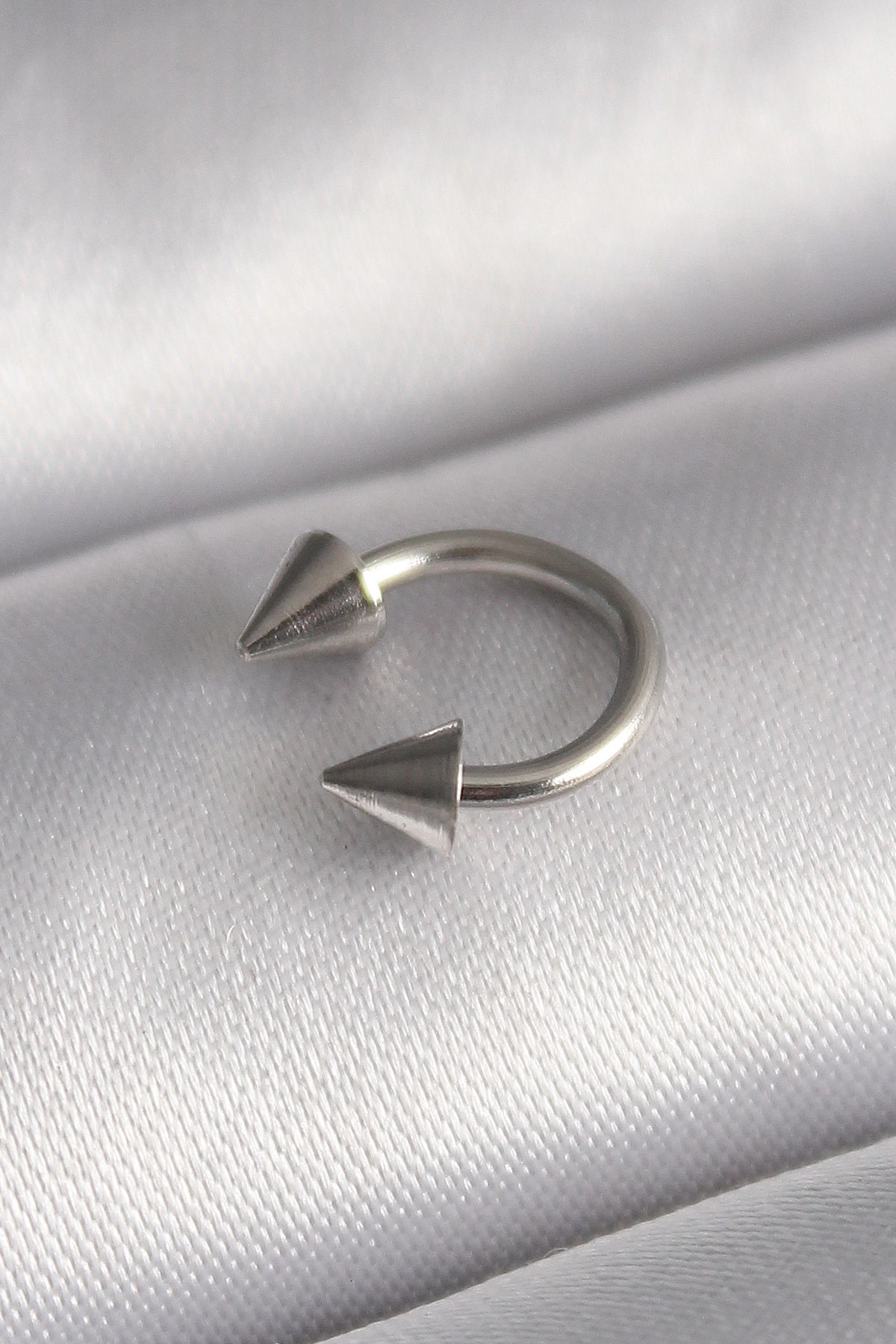 316L Çelik Gümüş Renk Halka Çivi Model Kadın Piercing-0