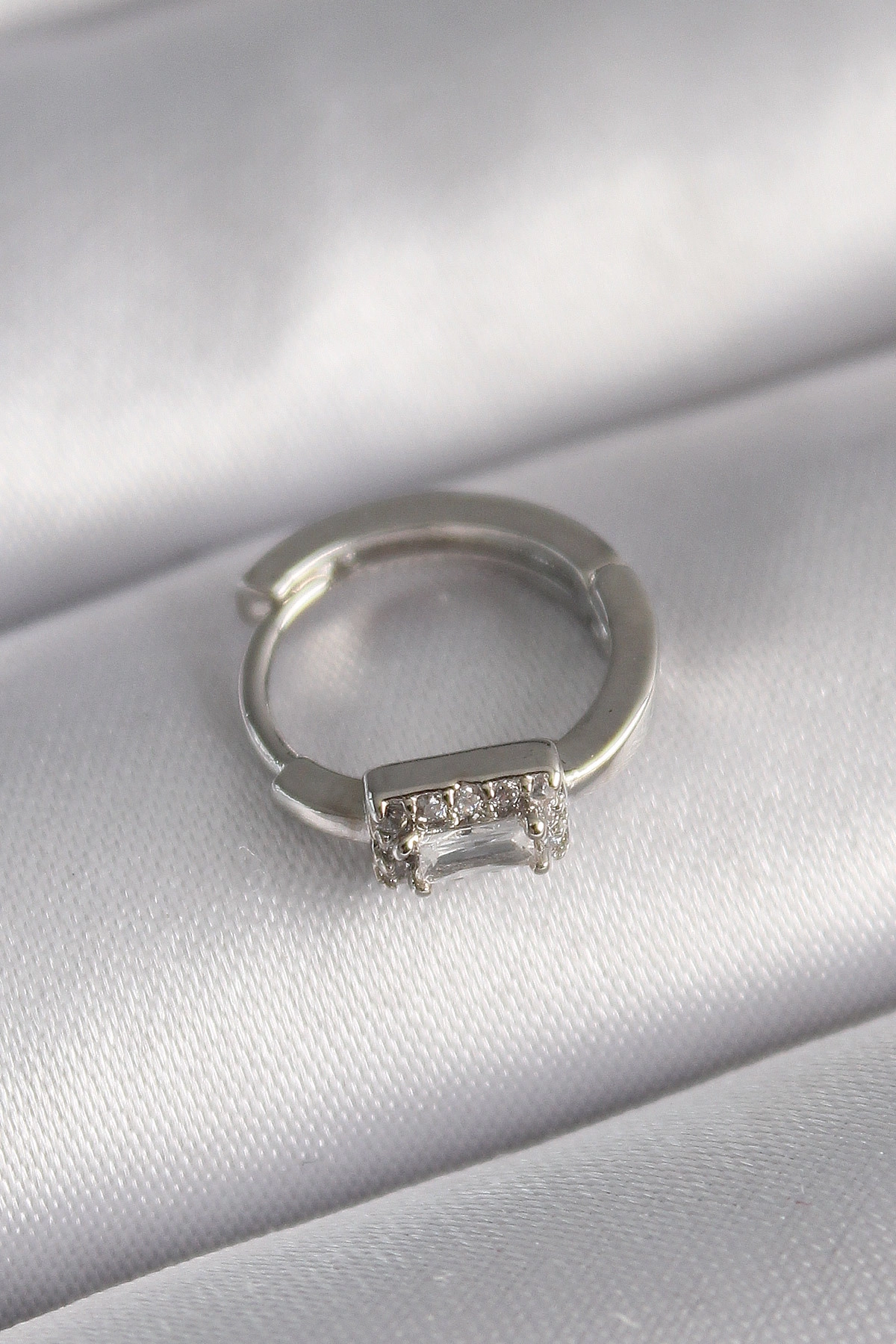 316L Çelik Gümüş Renk Kare Zirkon Taşlı Tragus Piercing-0