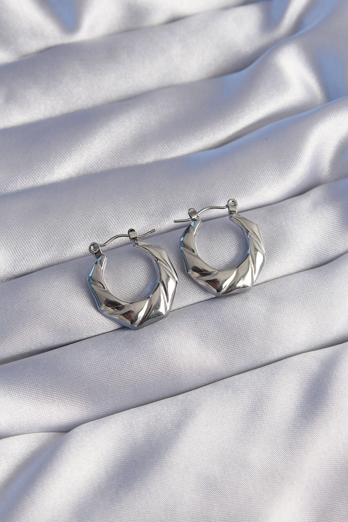 316L Çelik Gümüş Renk Kıvrımlı Görünüm Geometrik Model Küpe-0