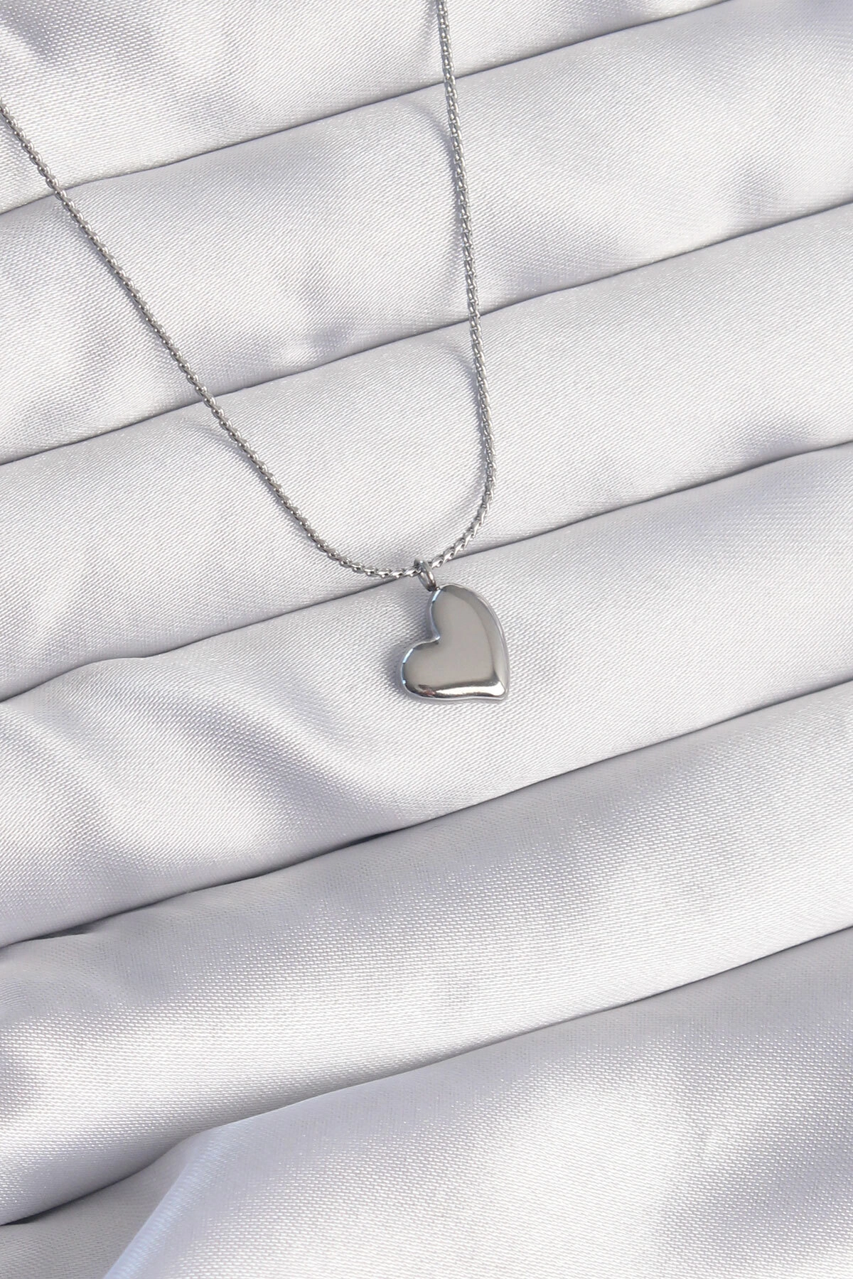 316L Çelik Gümüş Renk Minimal Kalp Tasarımlı Kolye-0