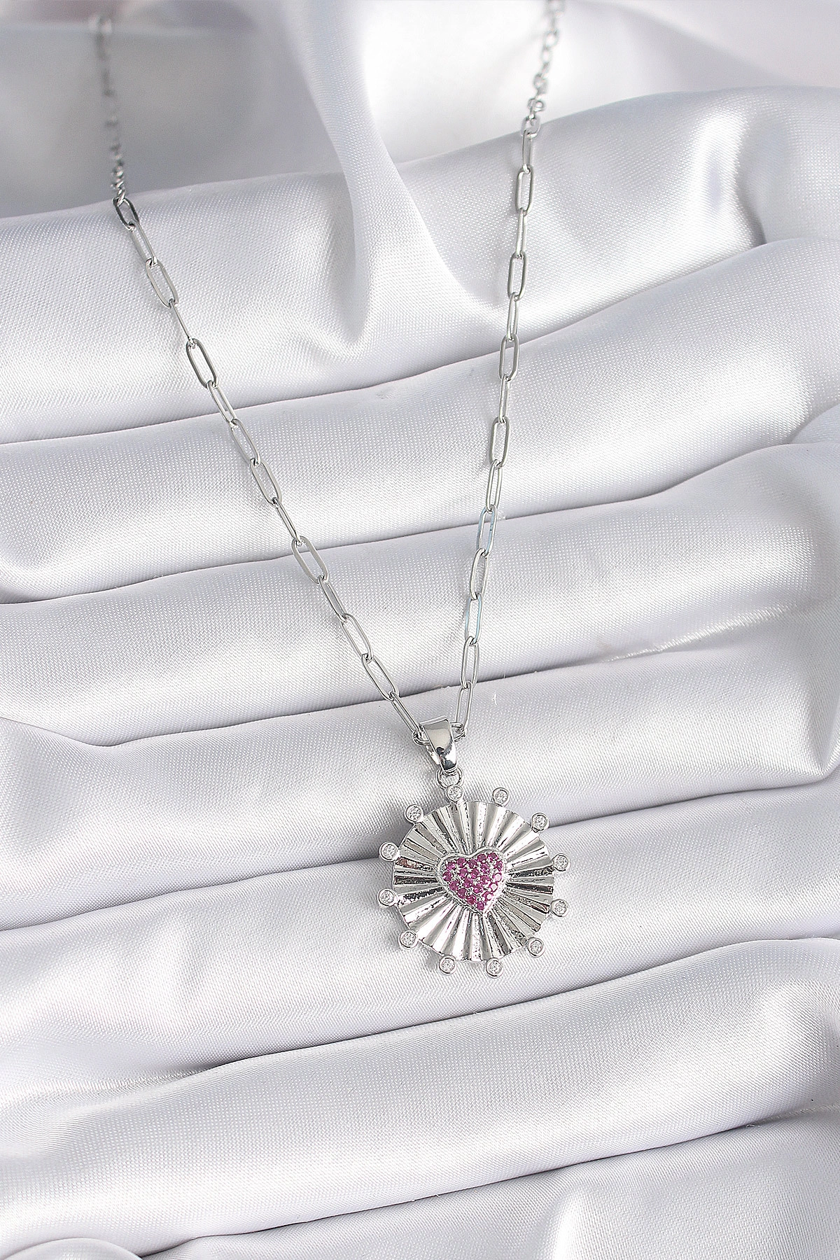 316L Çelik Gümüş Renk Pembe Zirkon Taşlı Kalp İşleme Madalyon Model Kadın Kolye-1