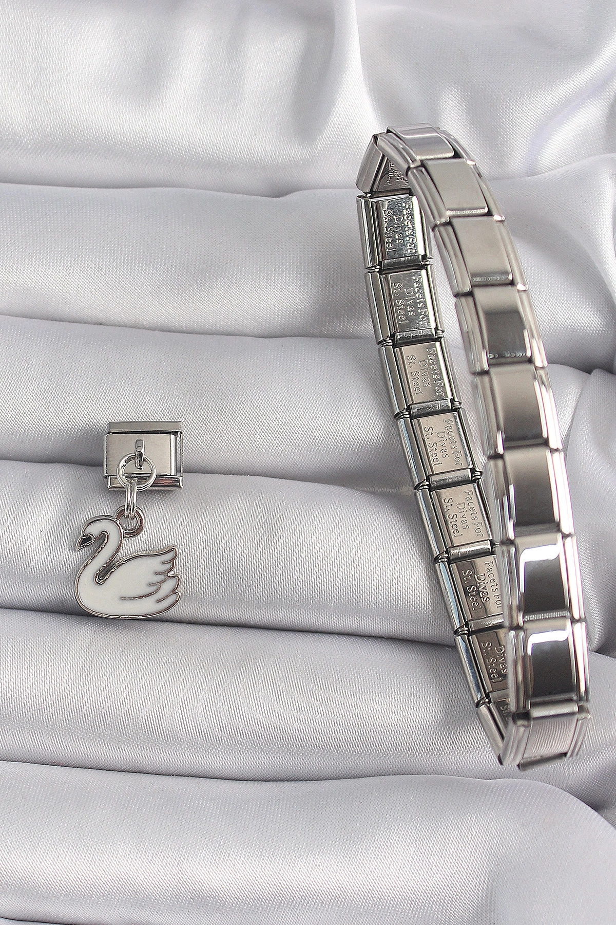 316L Çelik Gümüş Renk Sallantı Beyaz Kuğu Model Nomination Charm-1