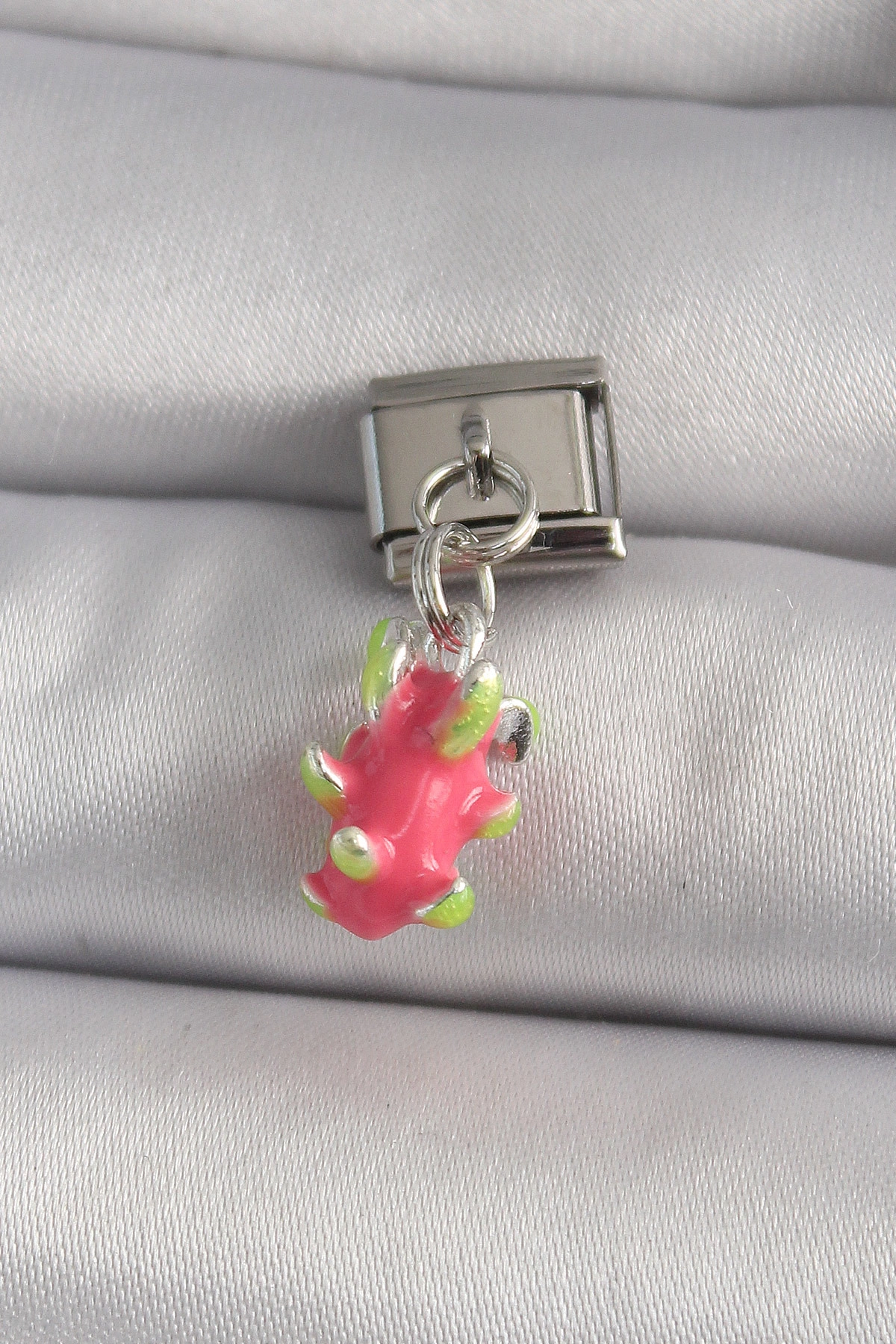 316L Çelik Gümüş Renk Sallantı Ejder Meyvesi Model Nomination Charm-0