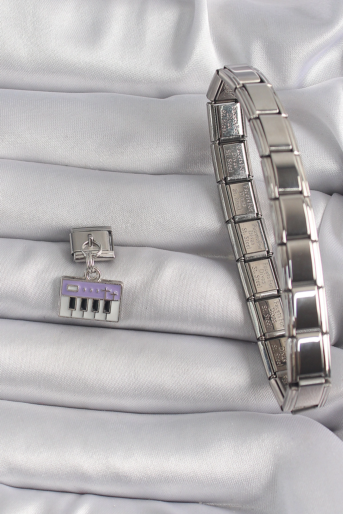 316L Çelik Gümüş Renk Sallantı Mor Piyano Figür Nomination Charm-1