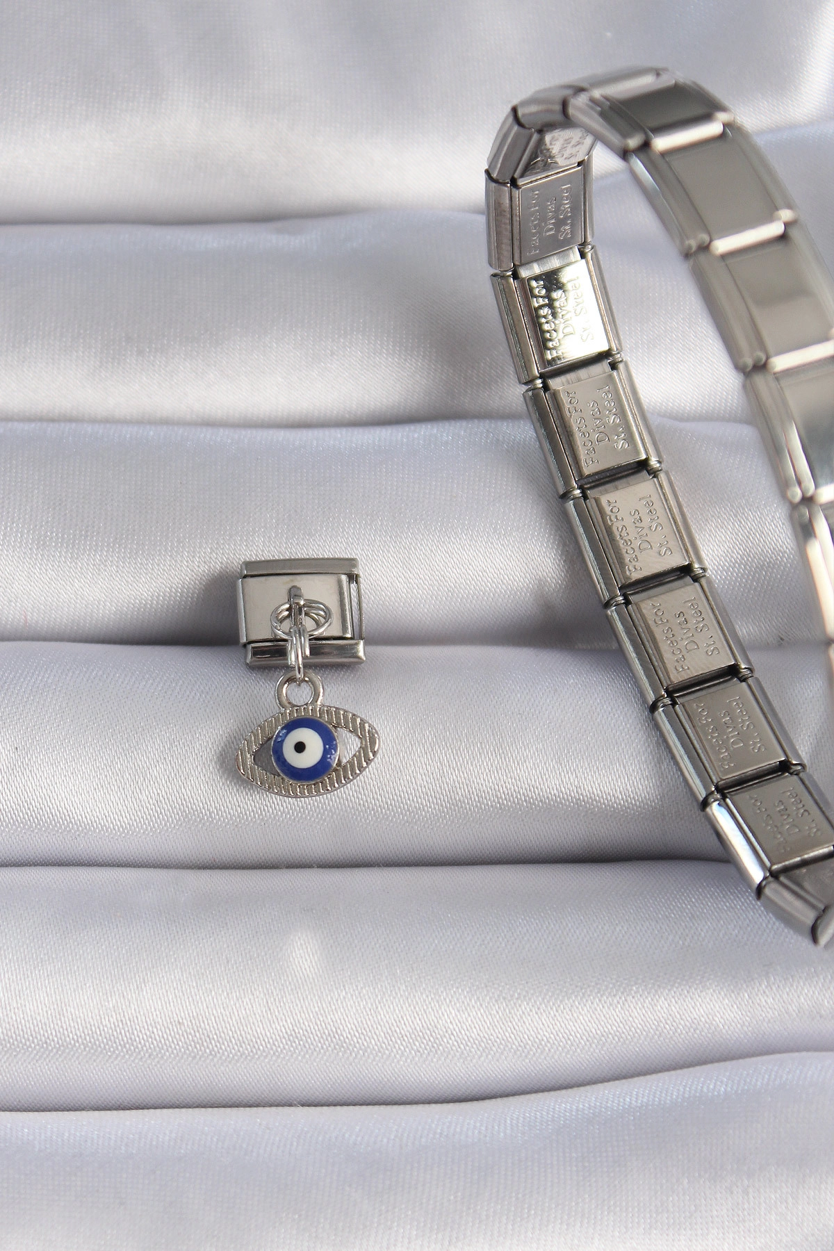 316L Çelik Gümüş Renk Sallantılı Göz Figür Nazar Boncuk Detay Nomination Charm-1