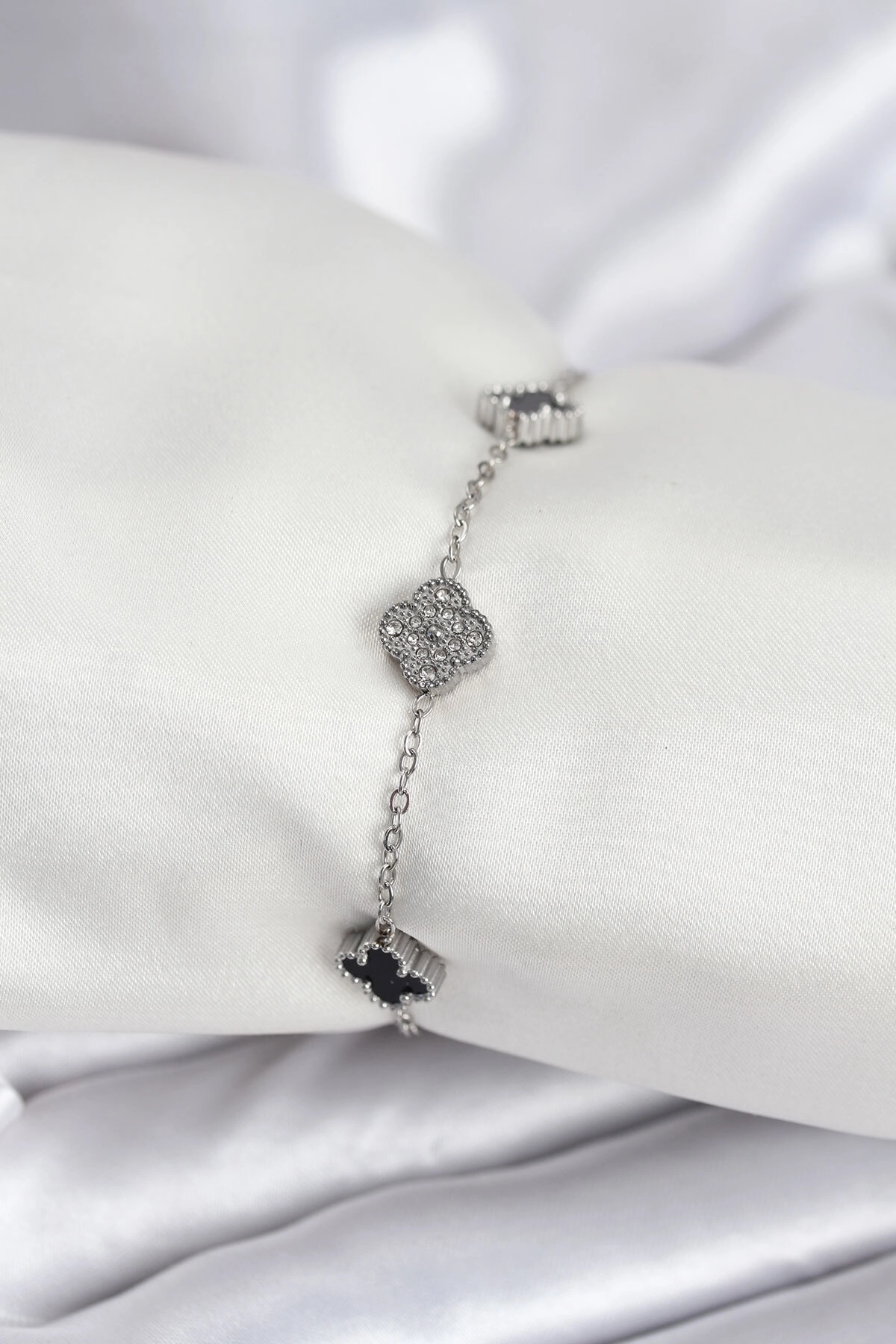 316L Çelik Gümüş Renk Siyah ve Zirkon Taşlı Baby Boy Yonca Kadın Bileklik-0