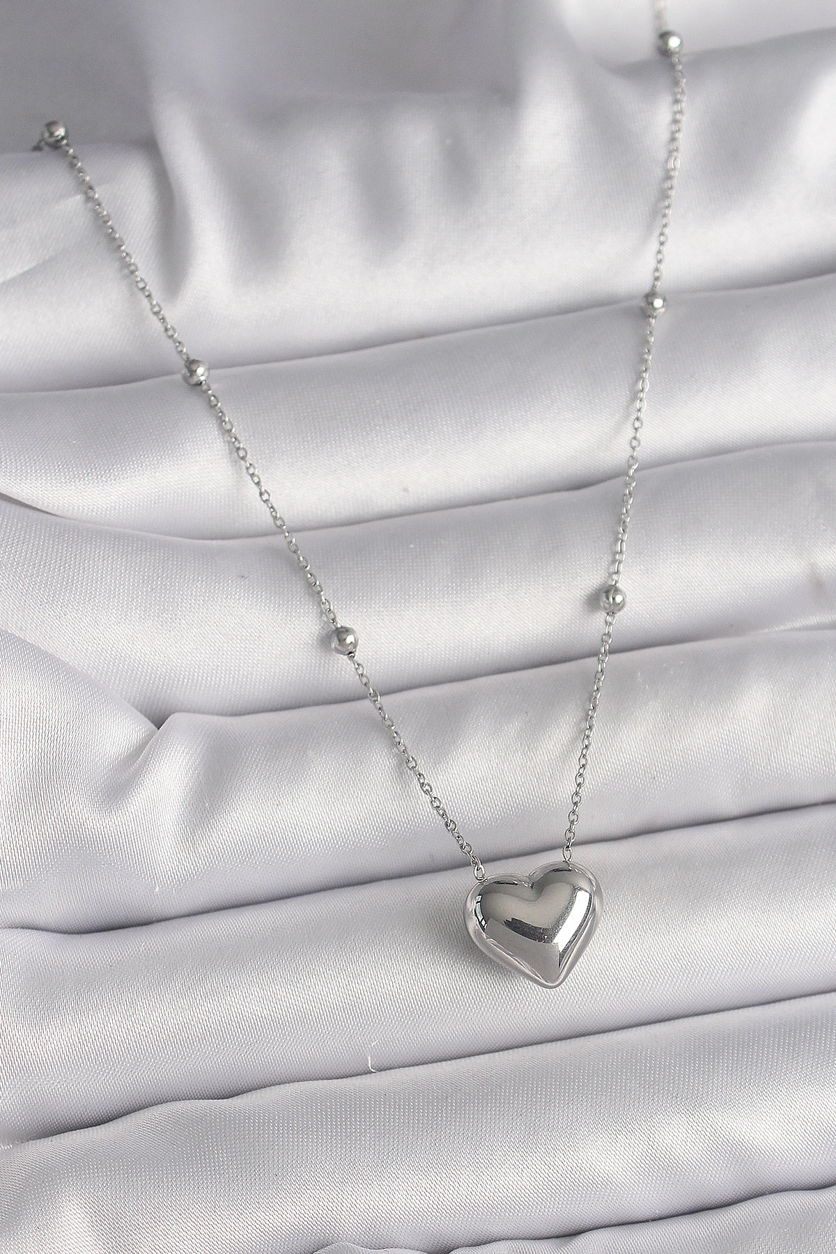 316L Çelik Gümüş Renk Topçuk Detay Zincir Kalp Model Kadın Kolye-1
