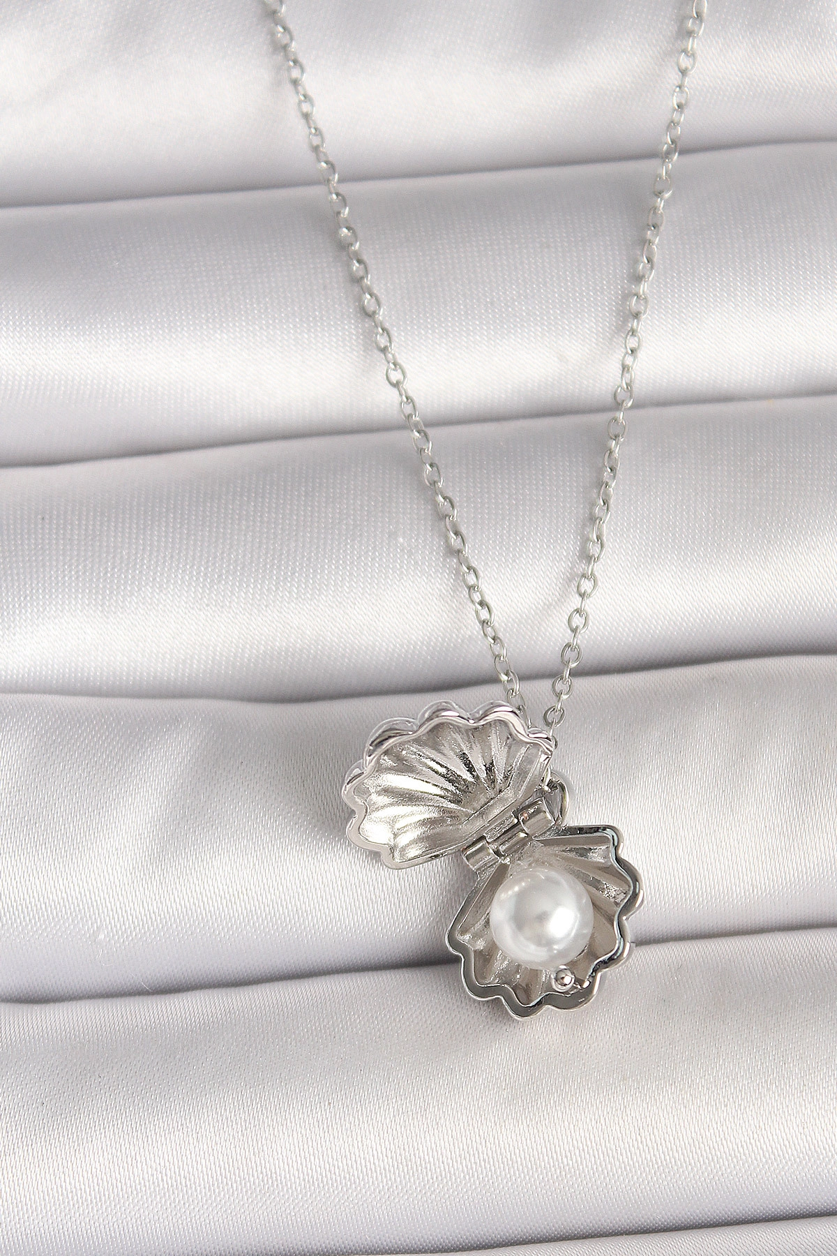 316L Çelik Gümüş Renk Zincir Açılır İncili Midye Model Kadın Kolye-1