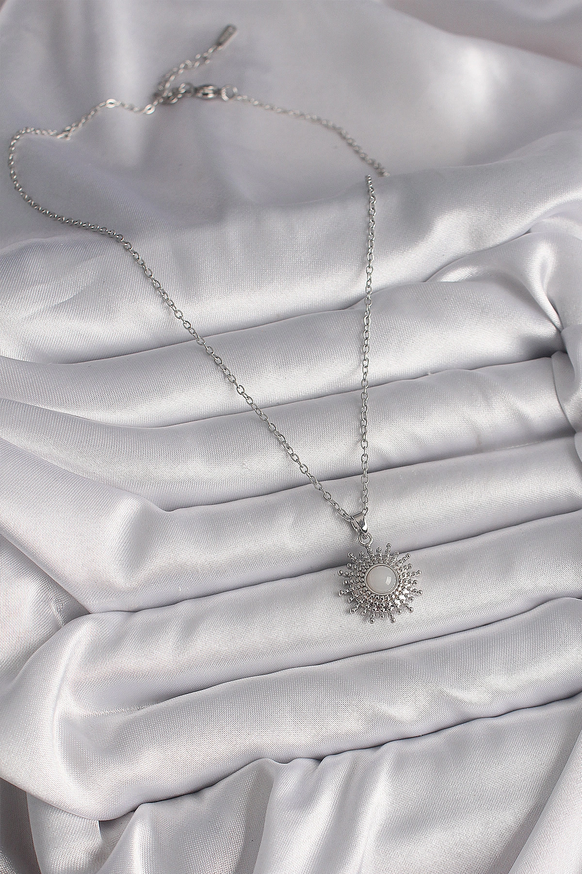 316L Çelik Gümüş Renk Zincir Beyaz Mineli Güneş Model Kadın Kolye-1