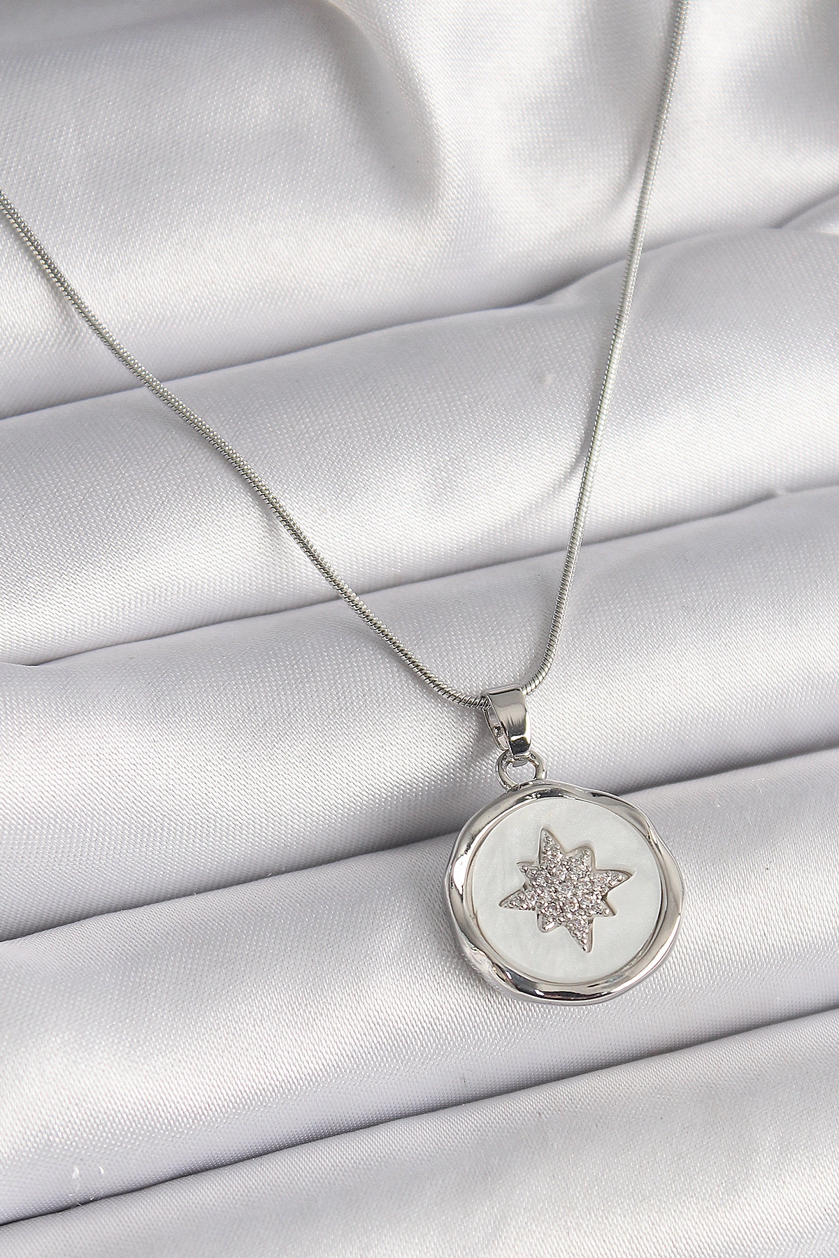 316L Çelik Gümüş Renk Zincir Beyaz Sedefli Zirkon Taşlı Yıldız İşleme Model Kadın Kolye-0
