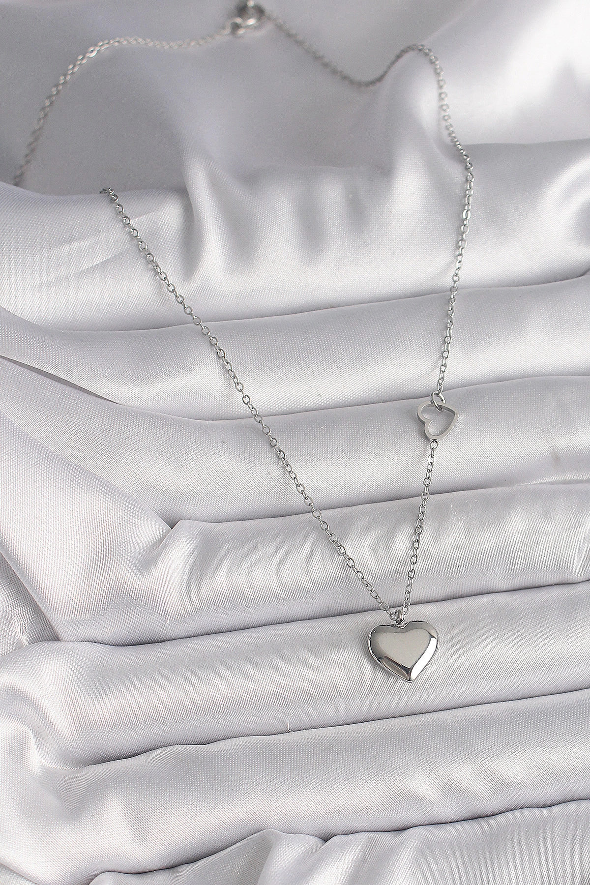 316L Çelik Gümüş Renk Zincir Kalp Detay Kalp Figür Kadın Kolye-1