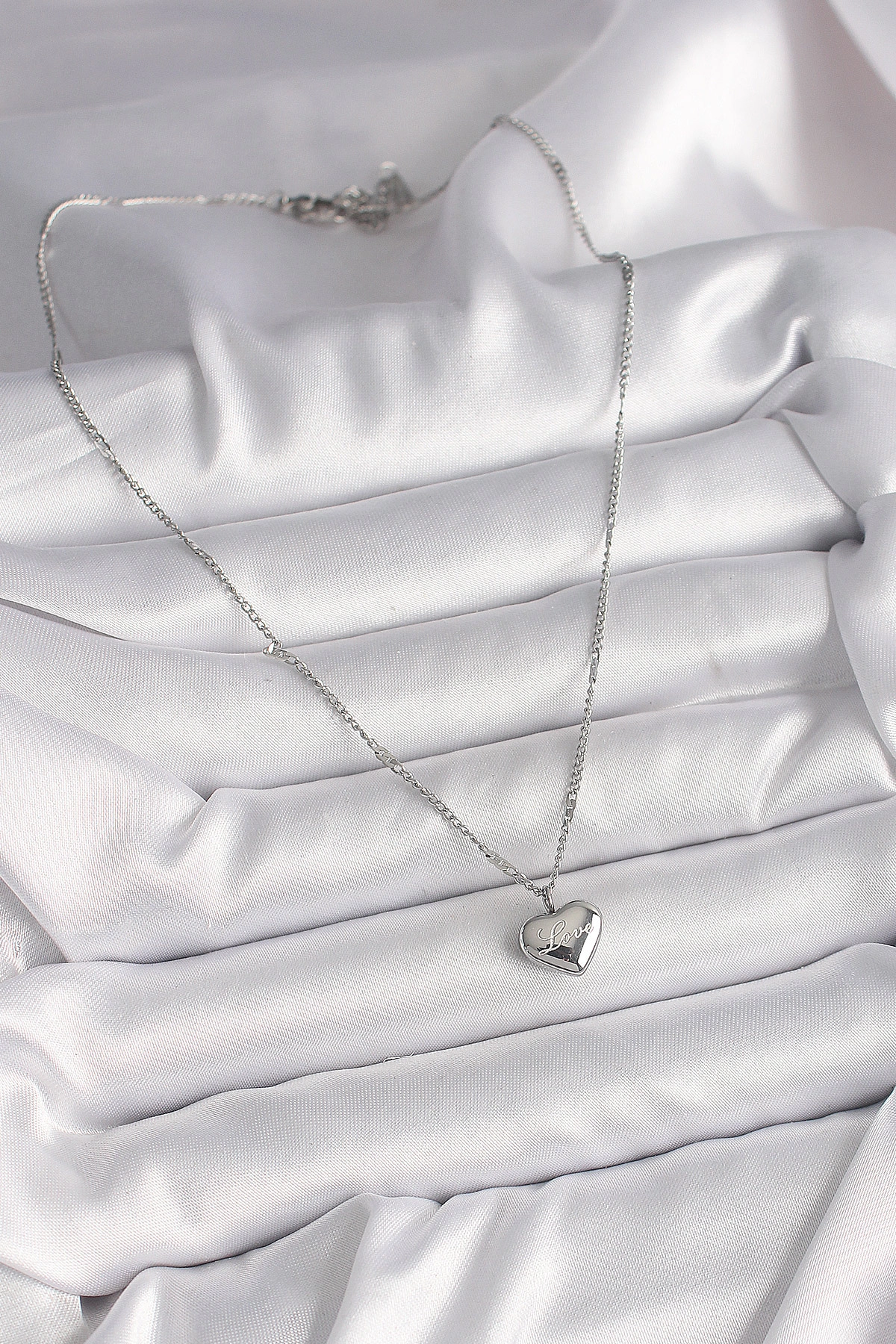 316L Çelik Gümüş Renk Zincir Love İşleme Kalp Figür Kadın Kolye-1