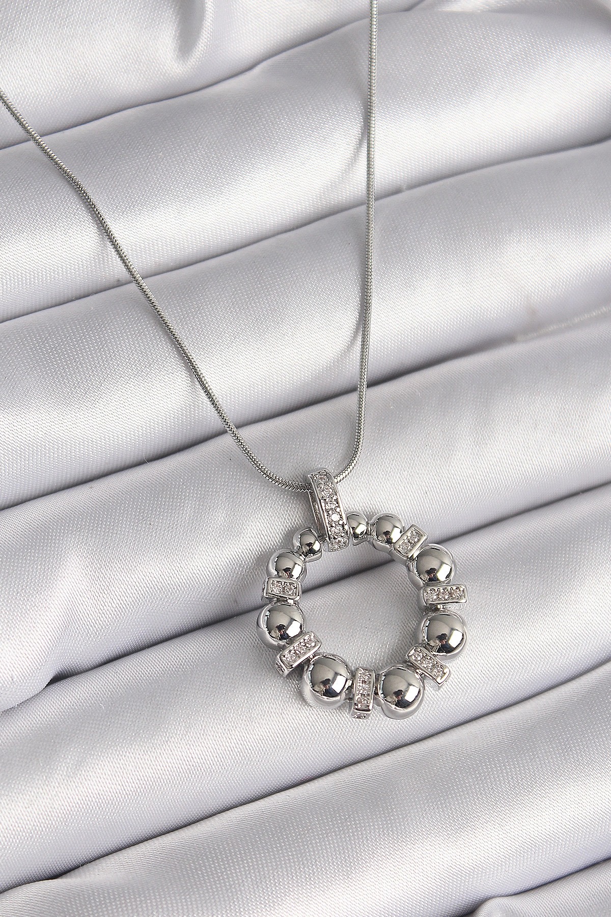 316L Çelik Gümüş Renk Zincir Zirkon Taş Detaylı Bombeli Halka Model Kadın Kolye-0