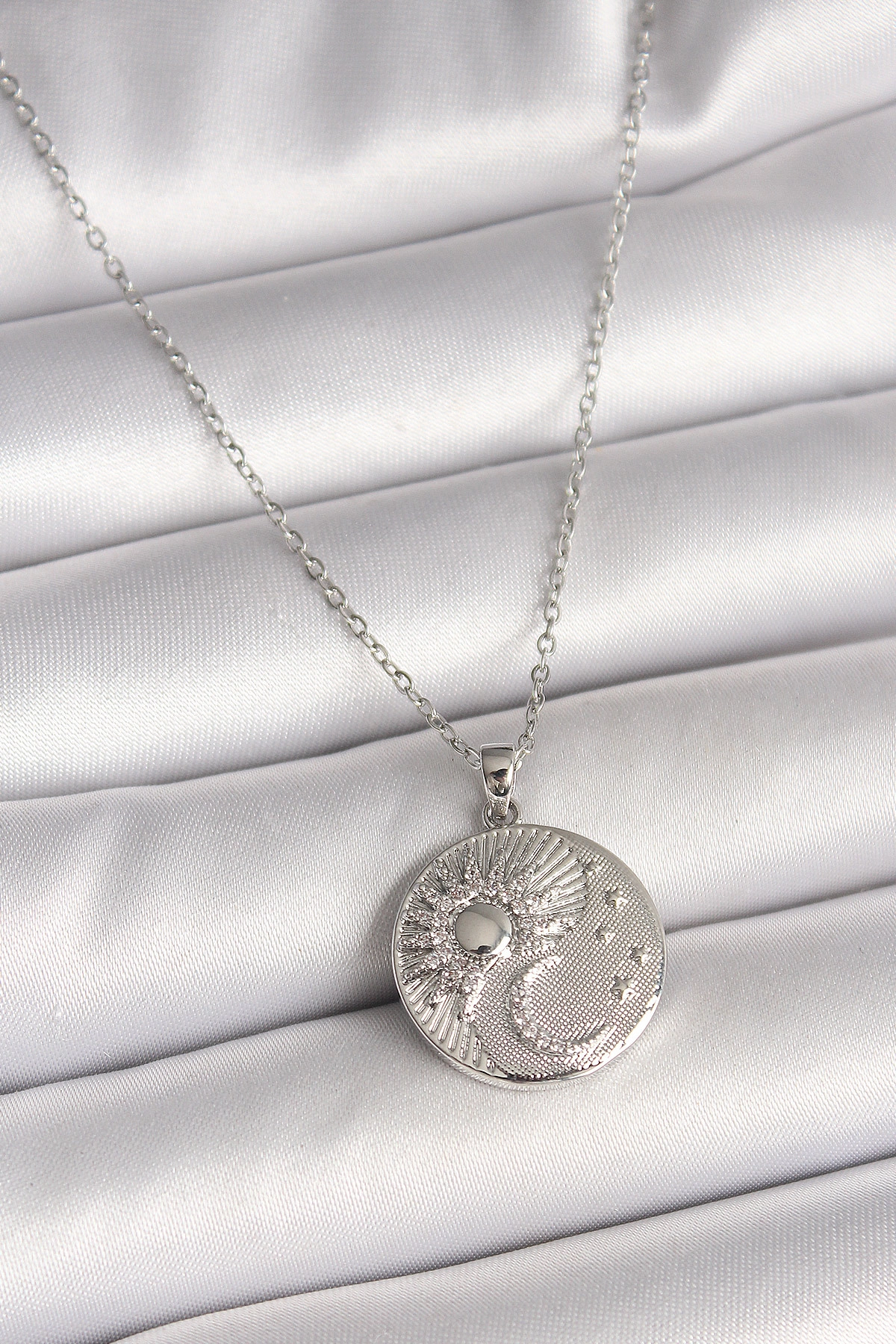 316L Çelik Gümüş Renk Zincir Zirkon Taşlı Ay Güneş İşlemeli Madalyon Model Kadın Kolye-0
