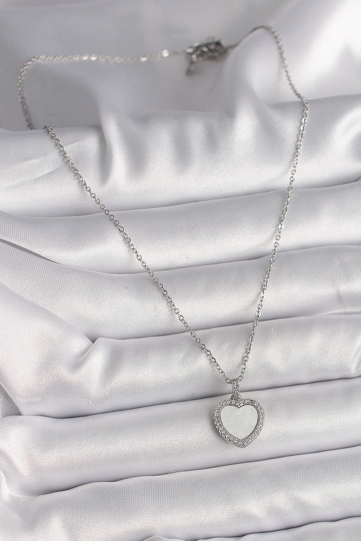 316L Çelik Gümüş Renk Zincir Zirkon Taşlı Beyaz Mineli Kalp Model Kadın Kolye-1