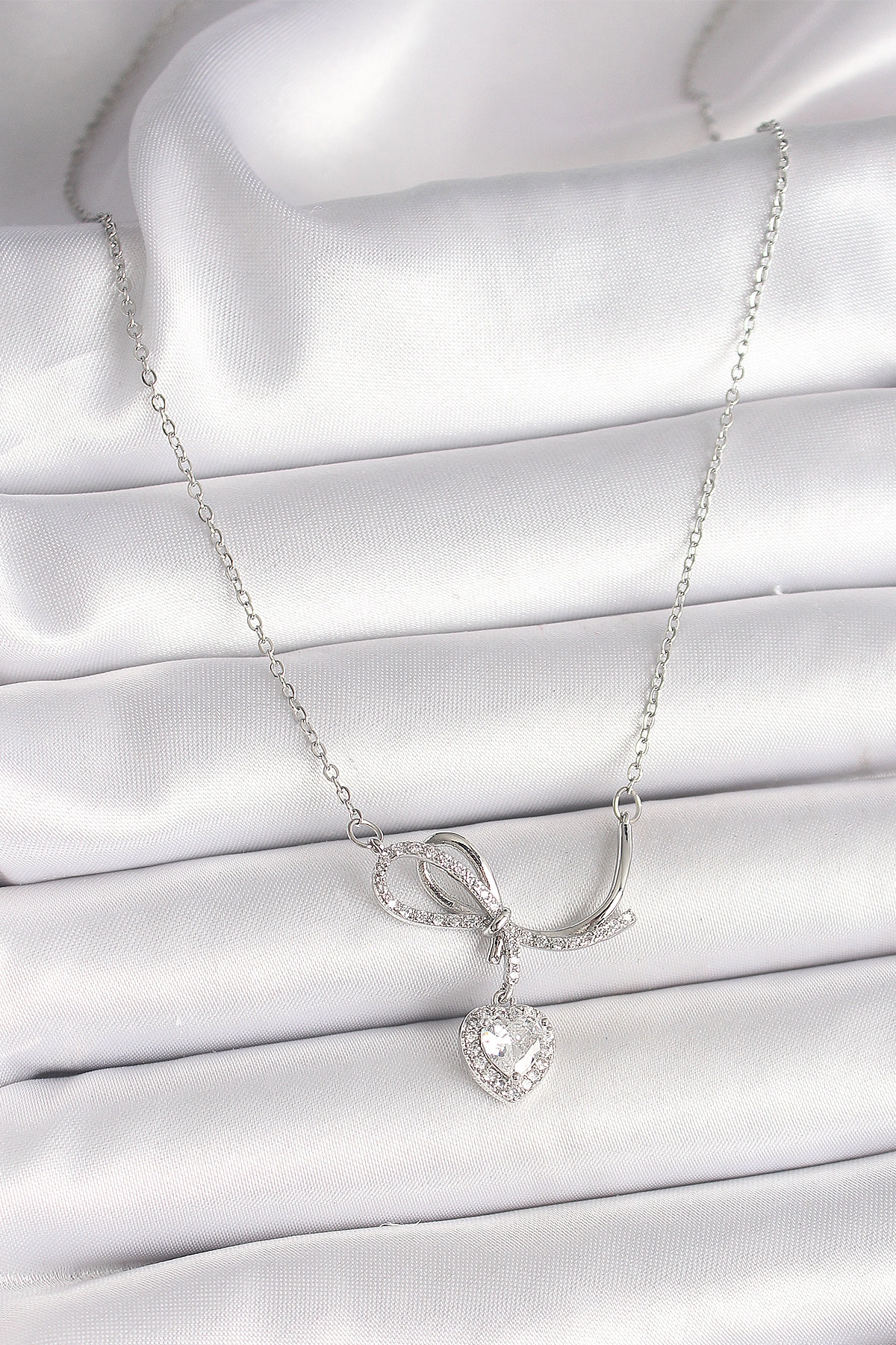 316L Çelik Gümüş Renk Zincir Zirkon Taşlı Düğüm Sallantı Kalp Figür Kadın Kolye-1