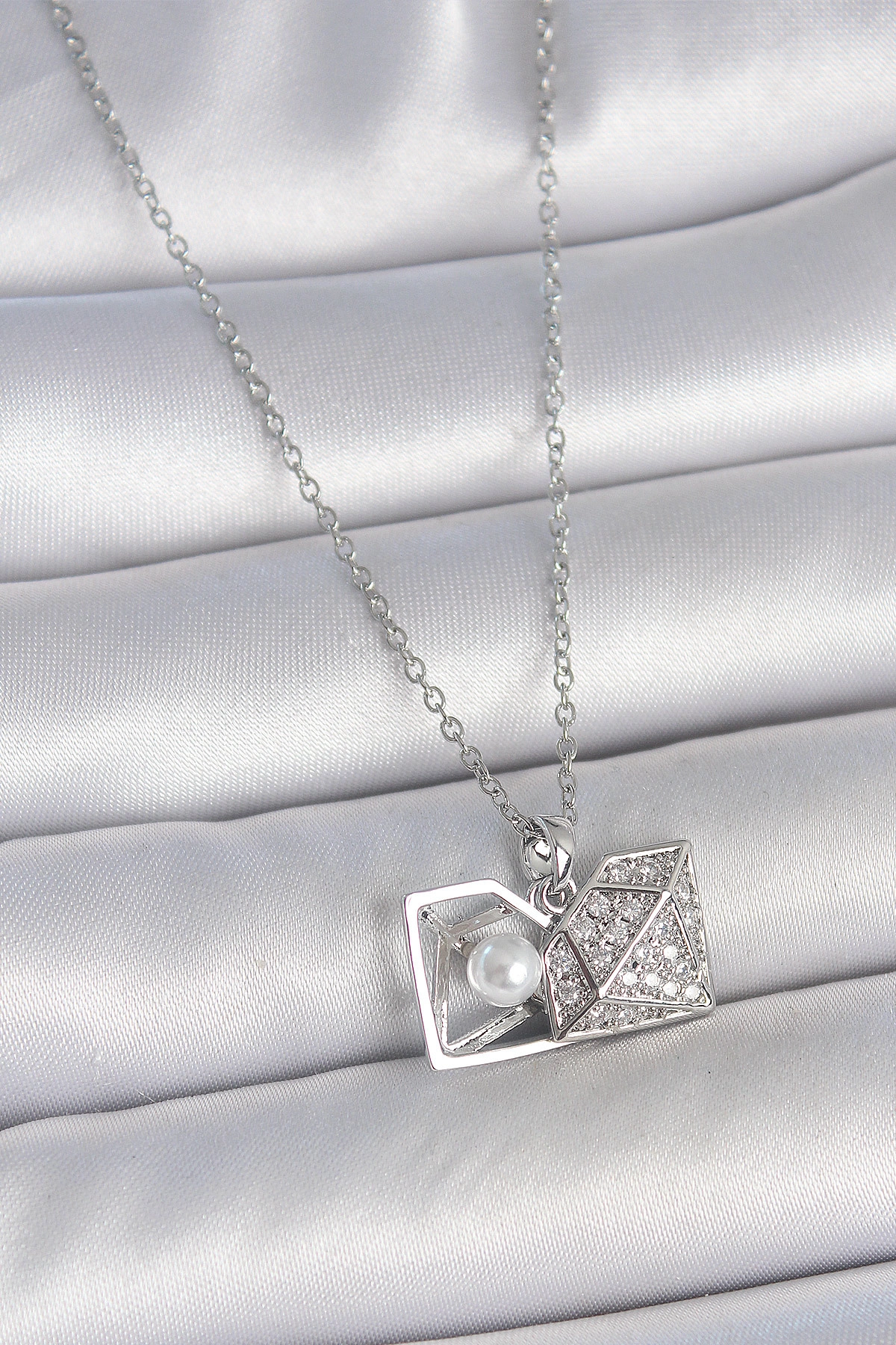 316L Çelik Gümüş Renk Zincir Zirkon Taşlı İncili Açılır Elmas Model Kadın Kolye-0