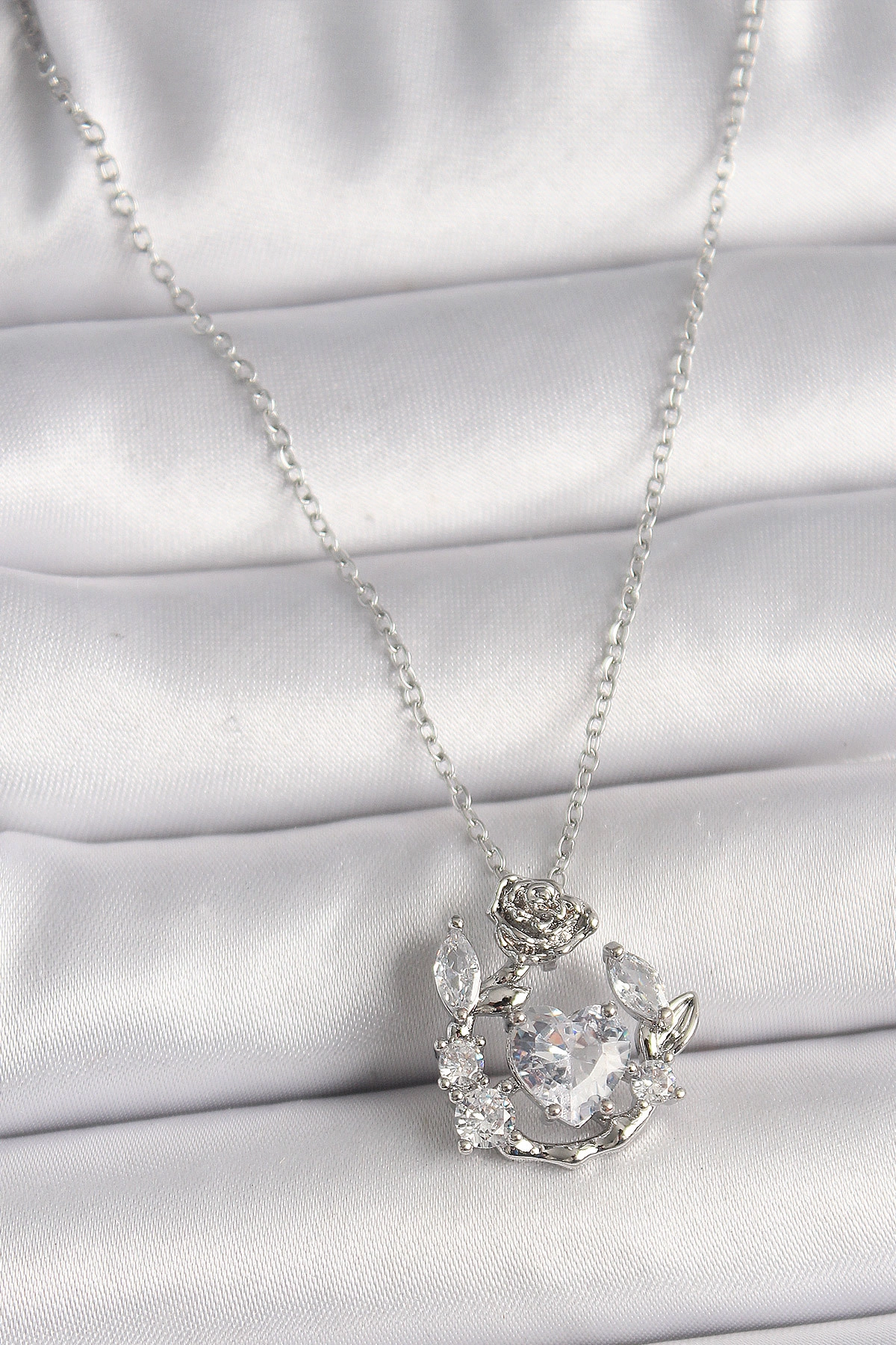 316L Çelik Gümüş Renk Zincir Zirkon Taşlı Kalp Figür Gül Detay Kadın Kolye-0