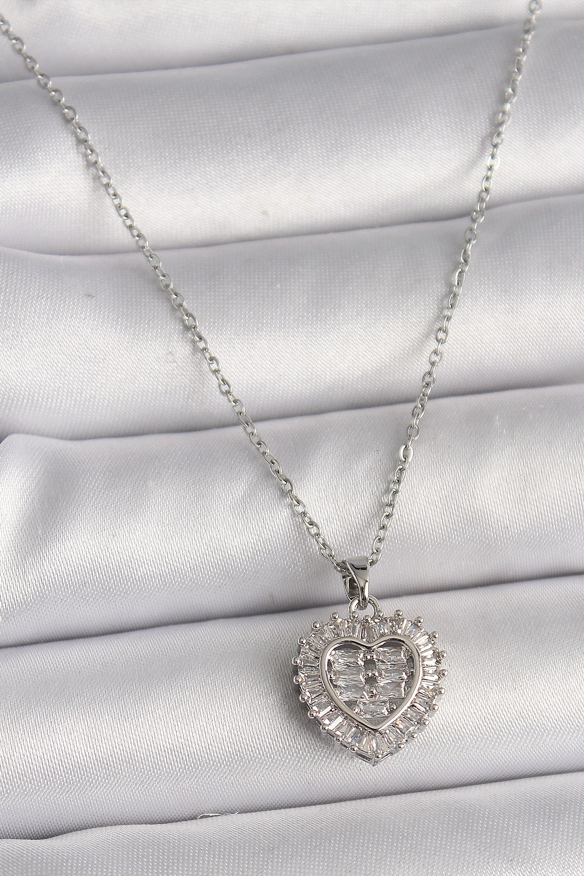 316L Çelik Gümüş Renk Zincir Zirkon Taşlı Kalp Model Kadın Kolye-0