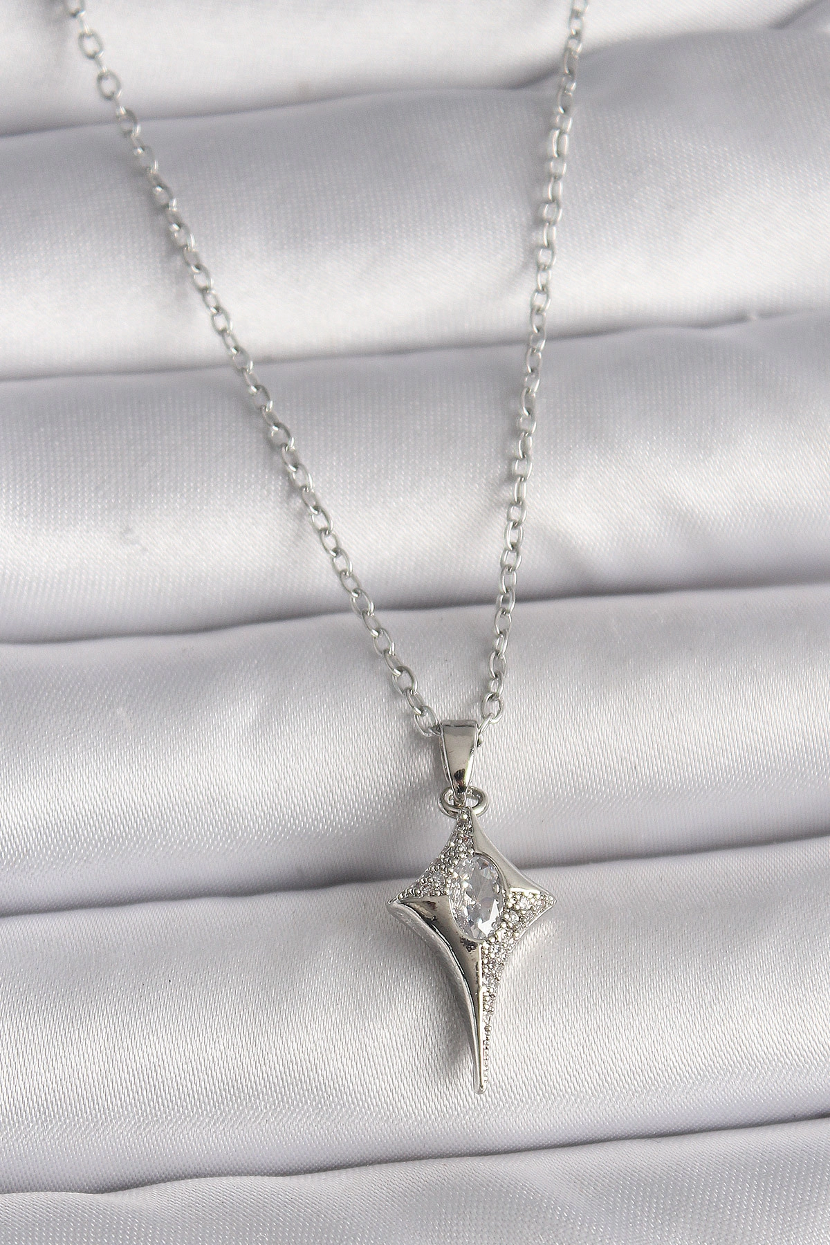 316L Çelik Gümüş Renk Zincir Zirkon Taşlı Kuzey Yıldızı Model Kadın Kolye-0
