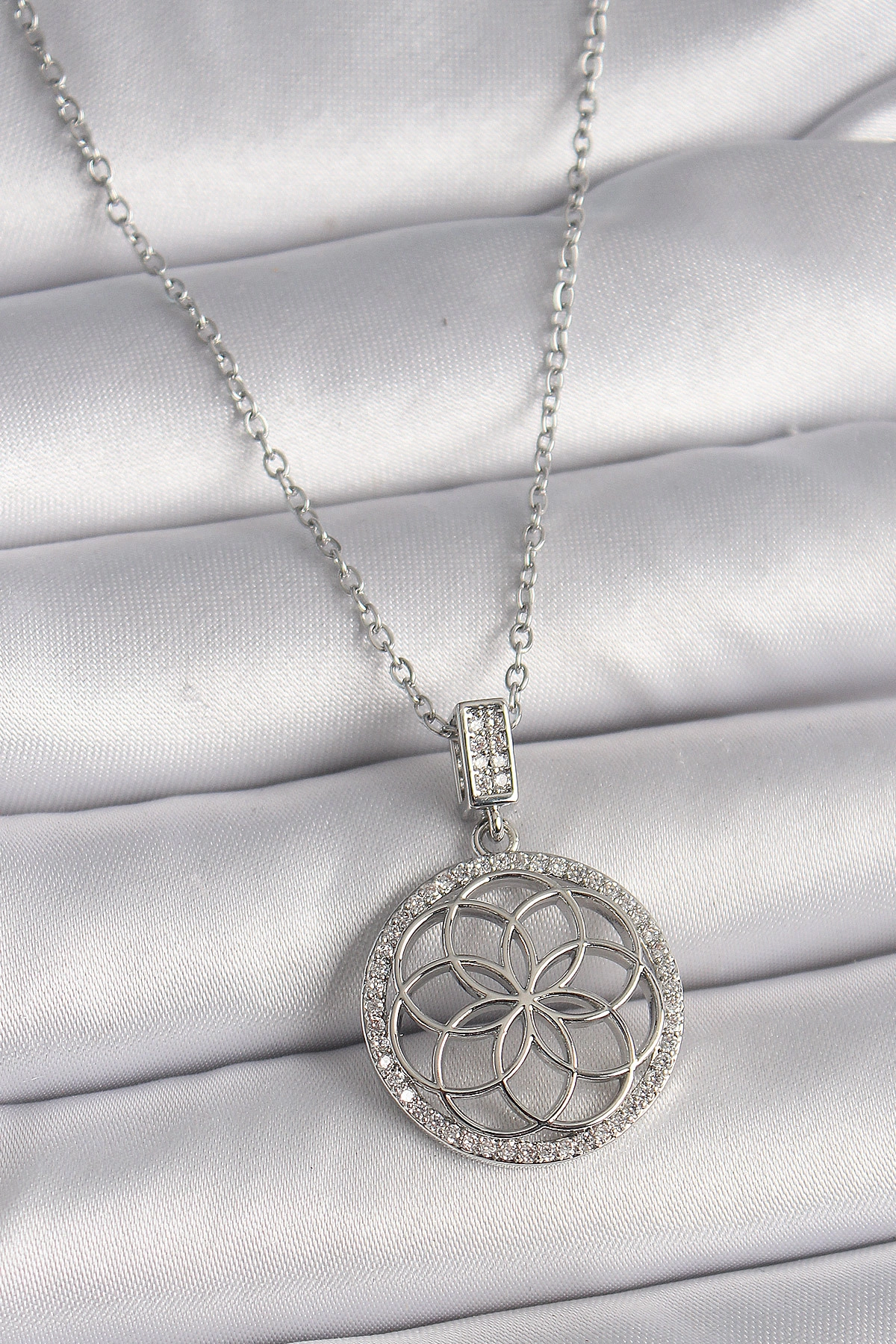 316L Çelik Gümüş Renk Zincir Zirkon Taşlı Lotus Model Kadın Kolye-0