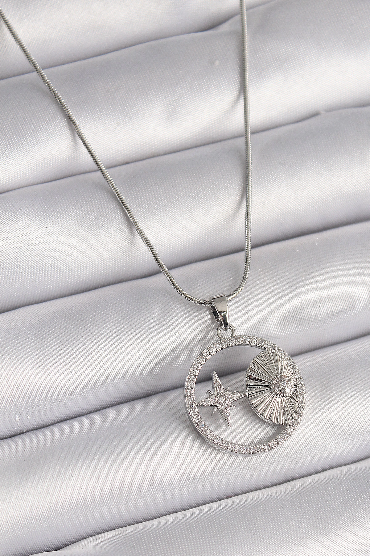 316L Çelik Gümüş Renk Zincir Zirkon Taşlı Yıldız Madalyon Model Kadın Kolye-0