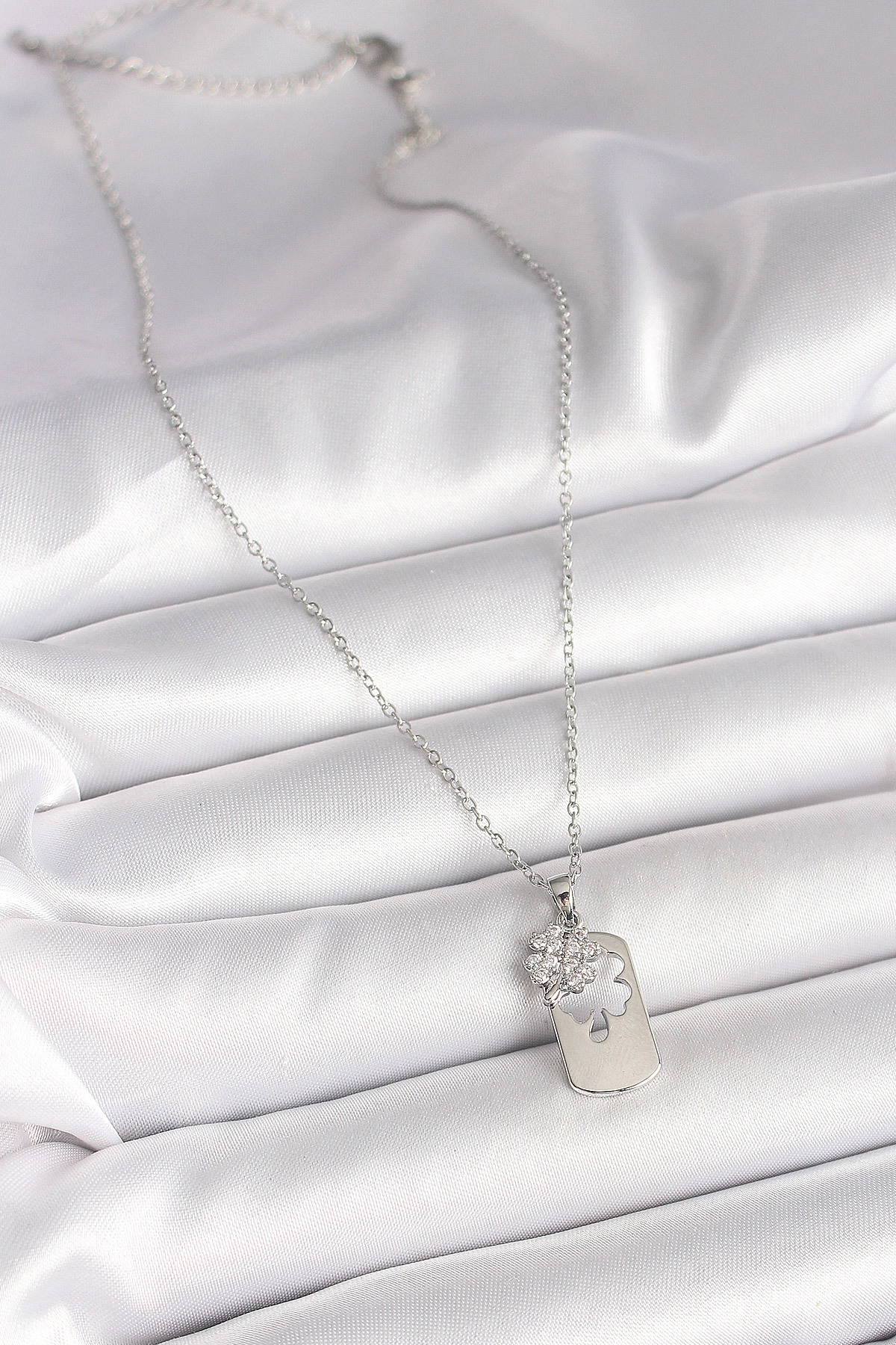 316L Çelik Gümüş Renk Zincir Zirkon Taşlı Yonca Model Kadın Kolye-1