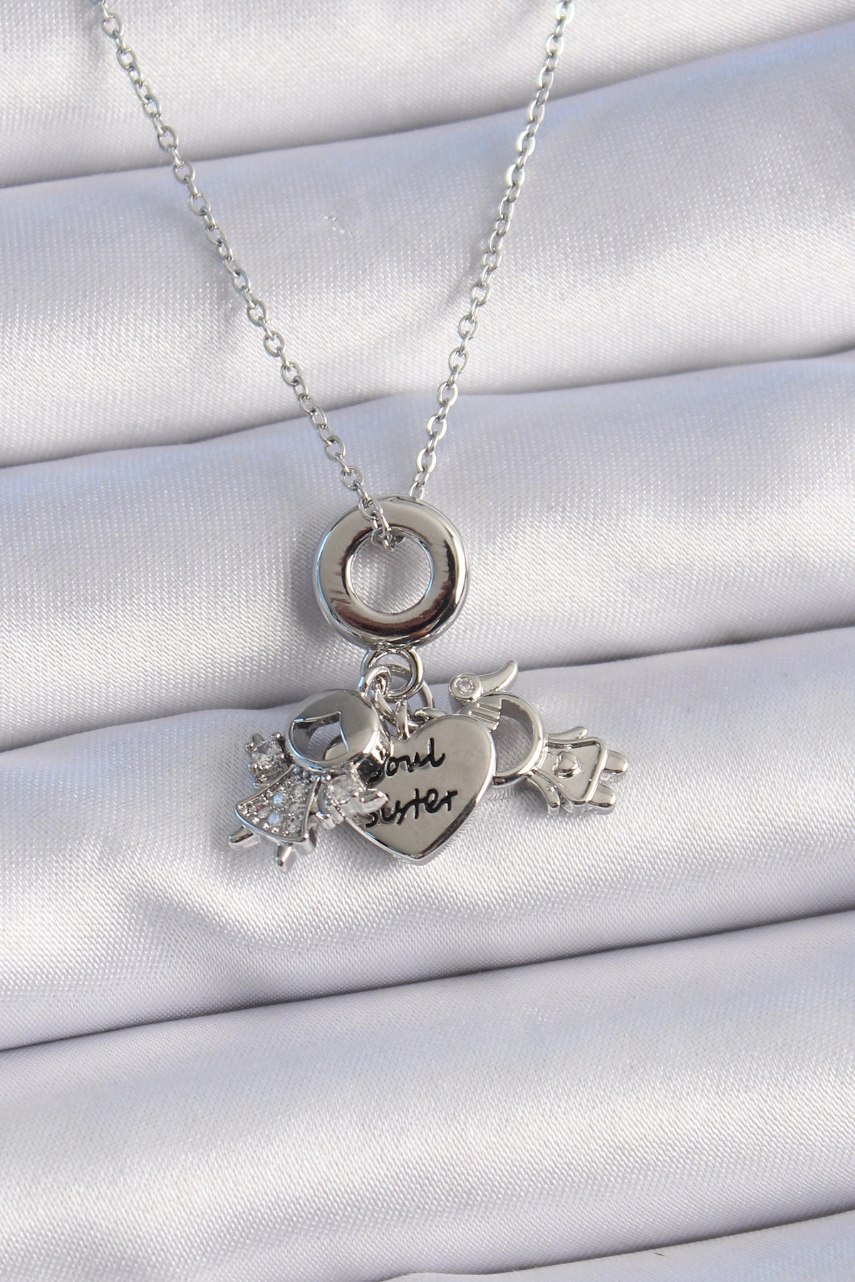 316L Çelik Gümüş Renk Zirkon Taş Detay Çocuk Figür Charm Model Kadın Kolye-0