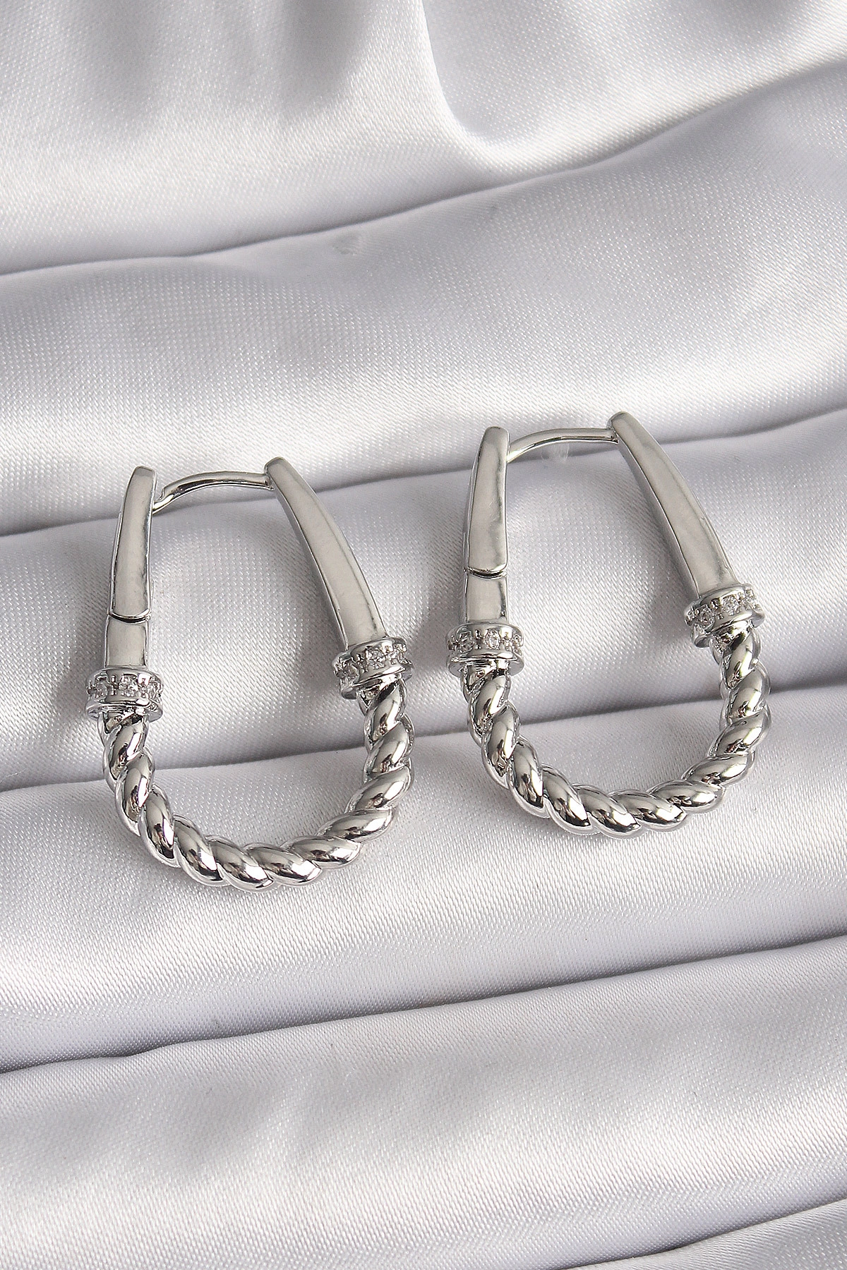 316L Çelik Gümüş Renk Zirkon Taş Detaylı Burma Halka Model Kadın Küpe-0