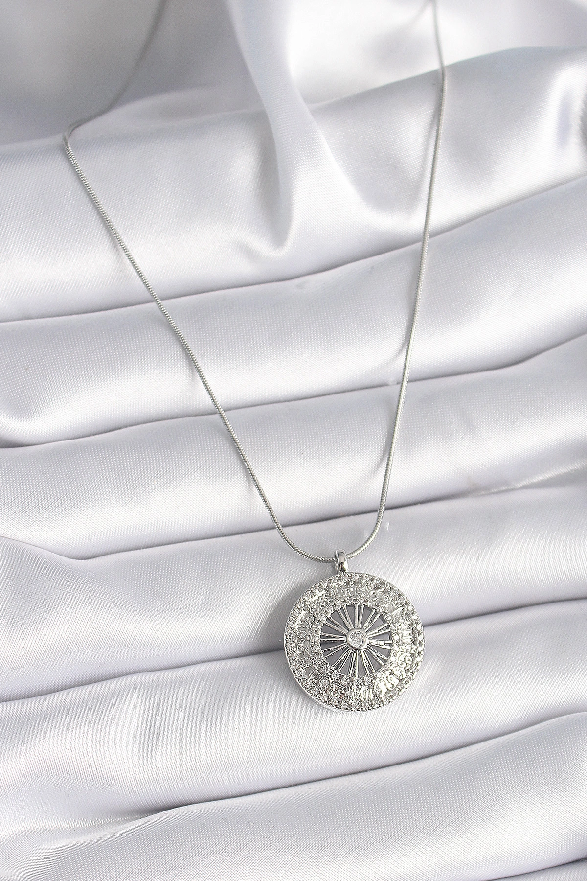 316L Çelik Gümüş Renk Zirkon Taşlı 12 Burç Madalyon Model Kadın Kolye-1