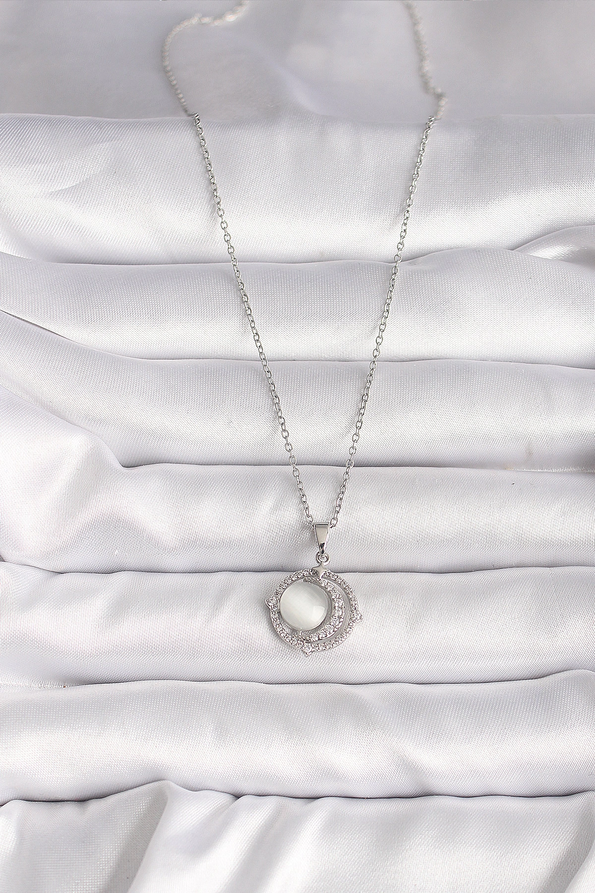 316L Çelik Gümüş Renk Zirkon Taşlı Beyaz Sedefli Hilal Model Kadın Kolye-1