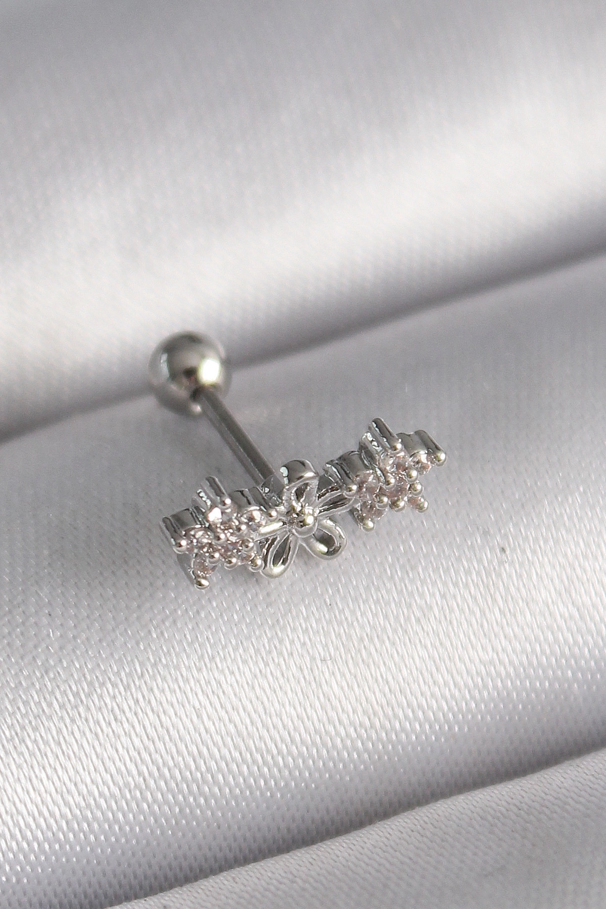 316L Çelik Gümüş Renk Zirkon Taşlı Çiçek Tragus Piercing-0