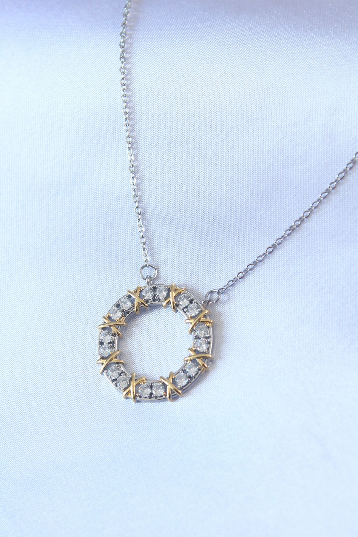 316L Çelik Gümüş Renk Zirkon Taşlı Gold Detay Xoxo Kadın Kolye-0