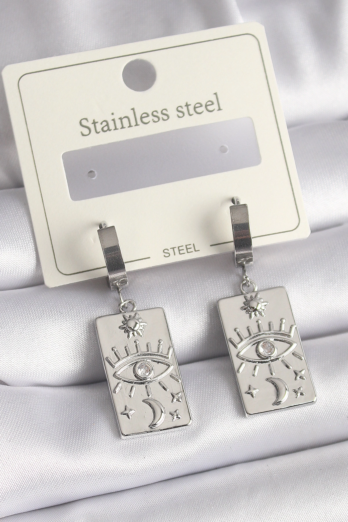 316L Çelik Gümüş Renk Zirkon Taşlı Göz İşleme Detaylı Plaka Model Kadın Küpe-0