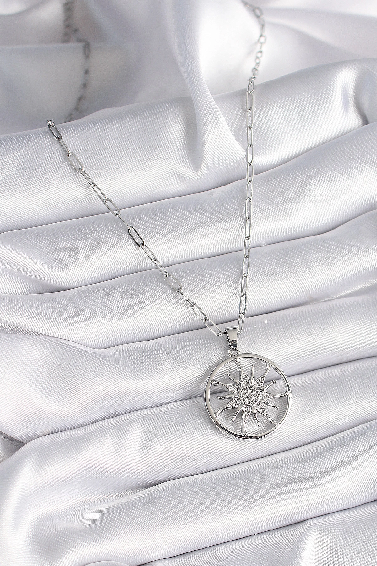 316L Çelik Gümüş Renk Zirkon Taşlı Güneş Madalyon Model Kadın Kolye-1