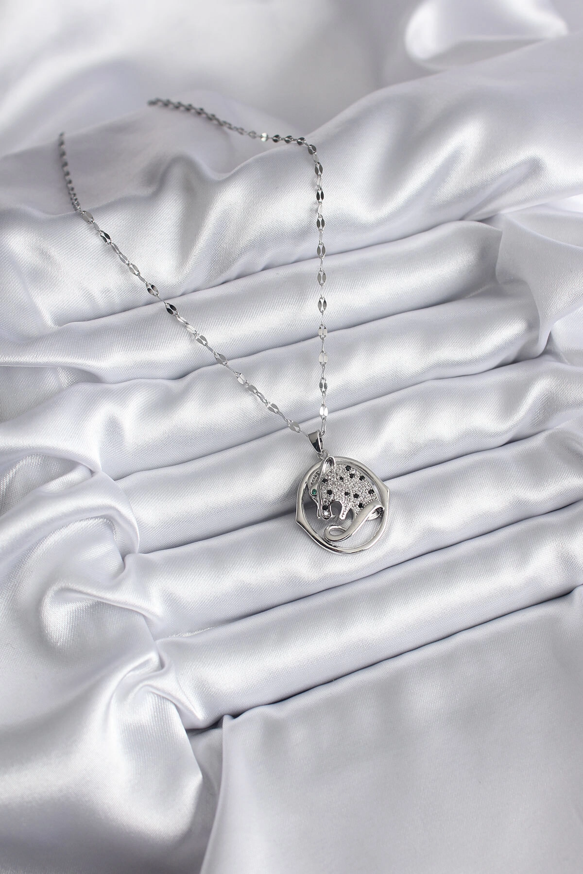 316L Çelik Gümüş Renk Zirkon Taşlı Jaguar Model Kadın Kolye-1